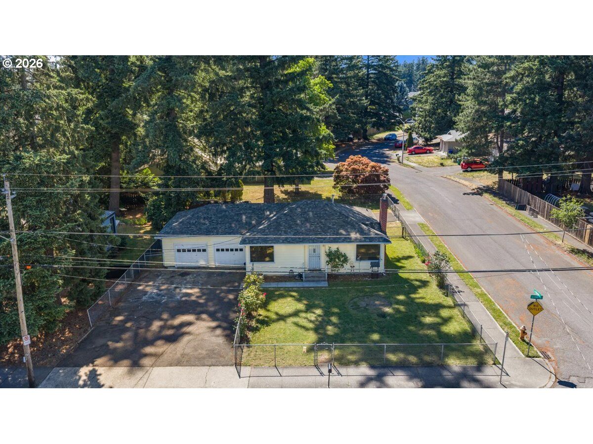 Property Photo:  2309 SE 135th Ave  OR 97233 