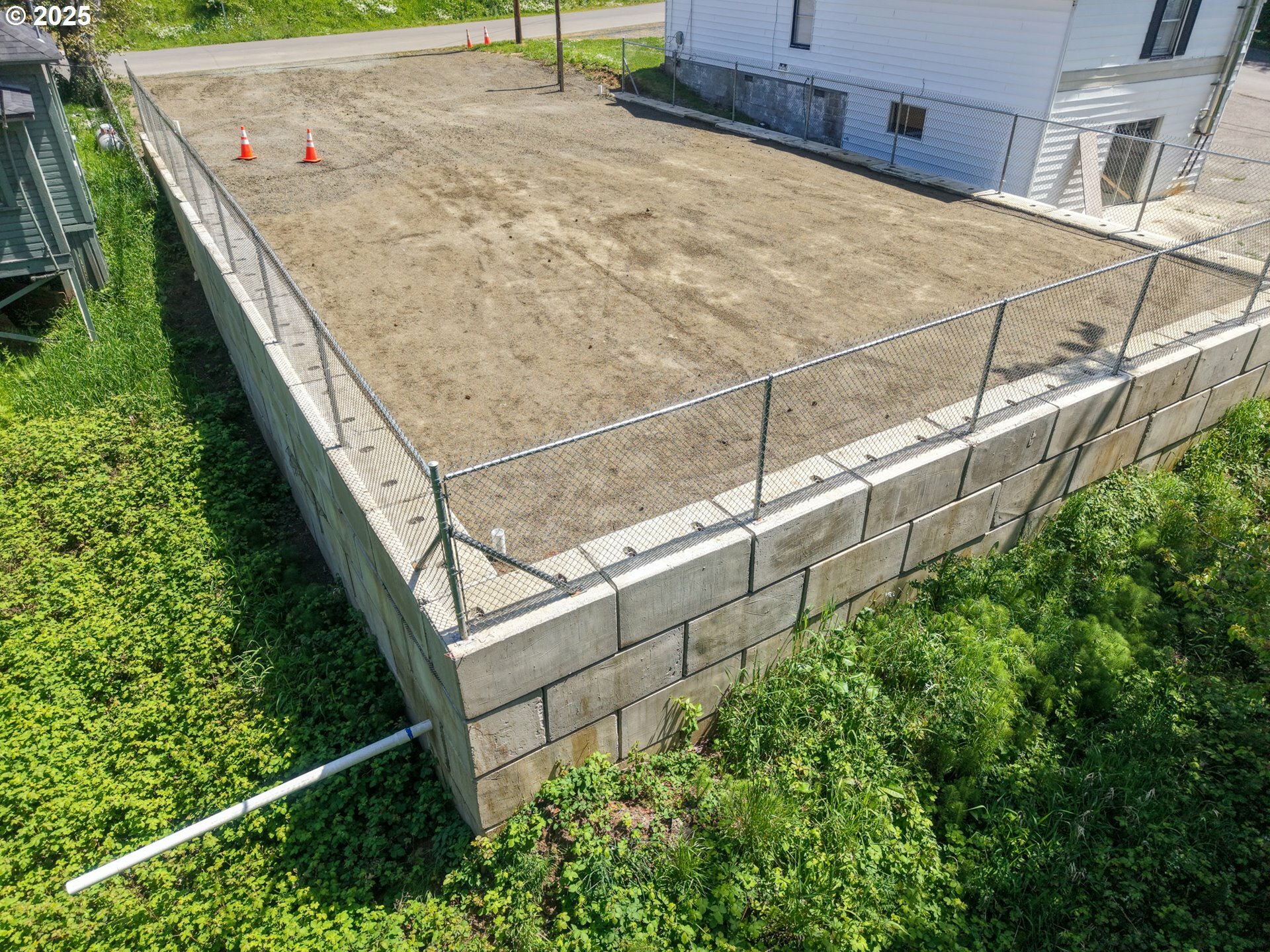 Property Photo: 1025 N Collier St OR 97423