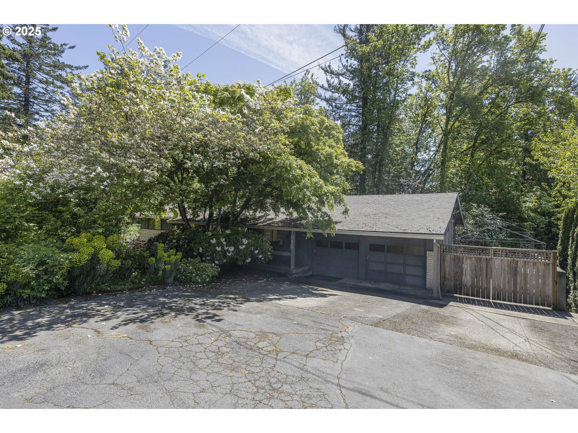 Property Photo: 1015 NW 91st Ave OR 97229