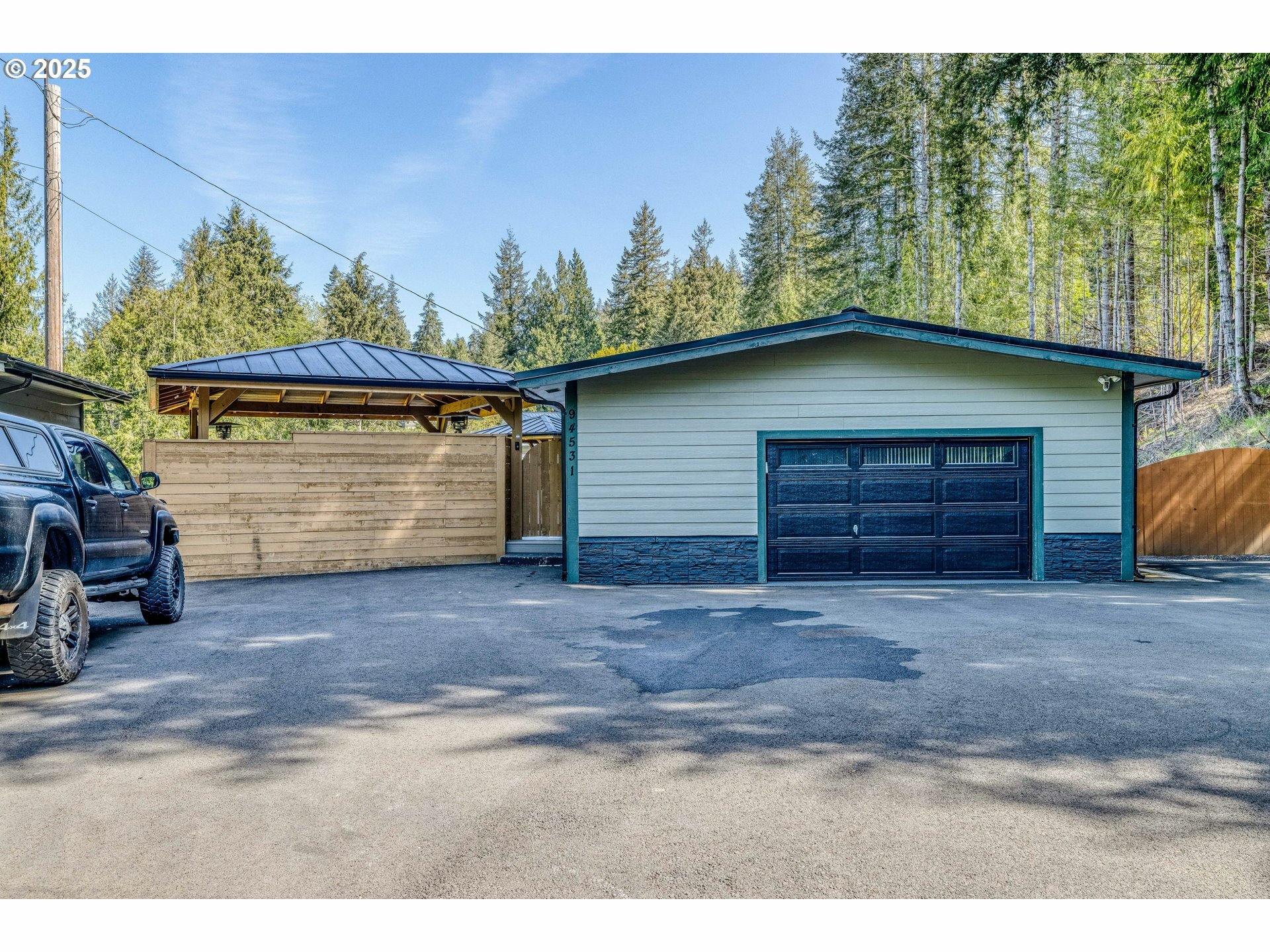 Property Photo: 94531 Shelley Ln OR 97423