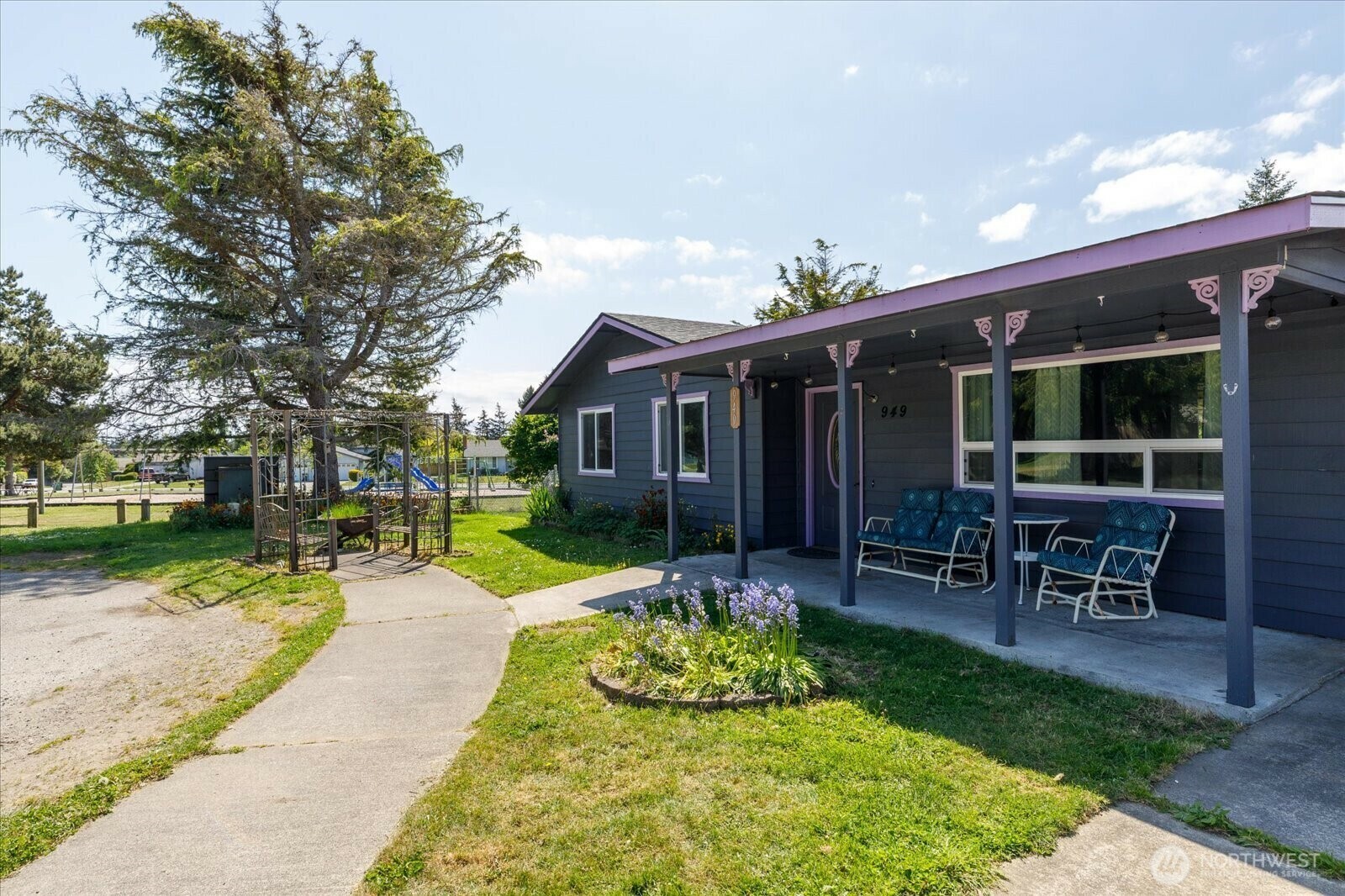 Property Photo: 949 SW London Terrace WA 98277