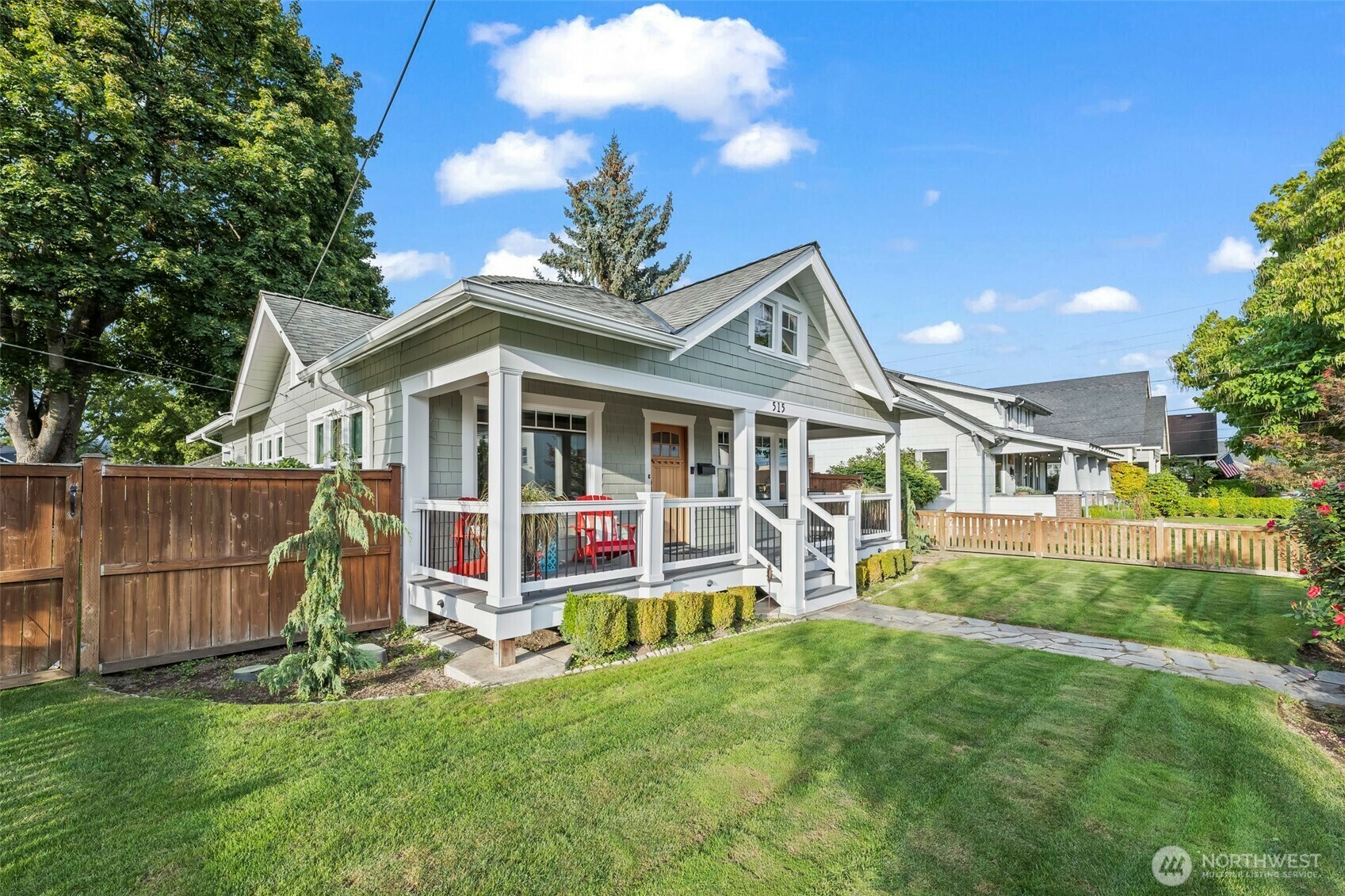 Property Photo: 515 4th Avenue SW WA 98371