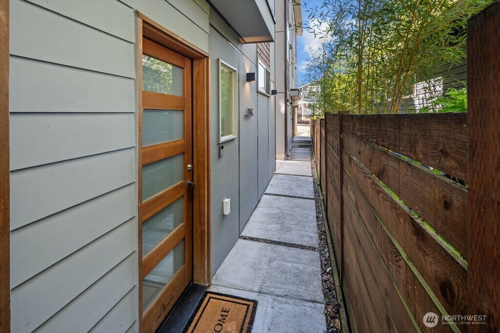 Property Photo: 726 Martin Luther King Junior Way C WA 98122