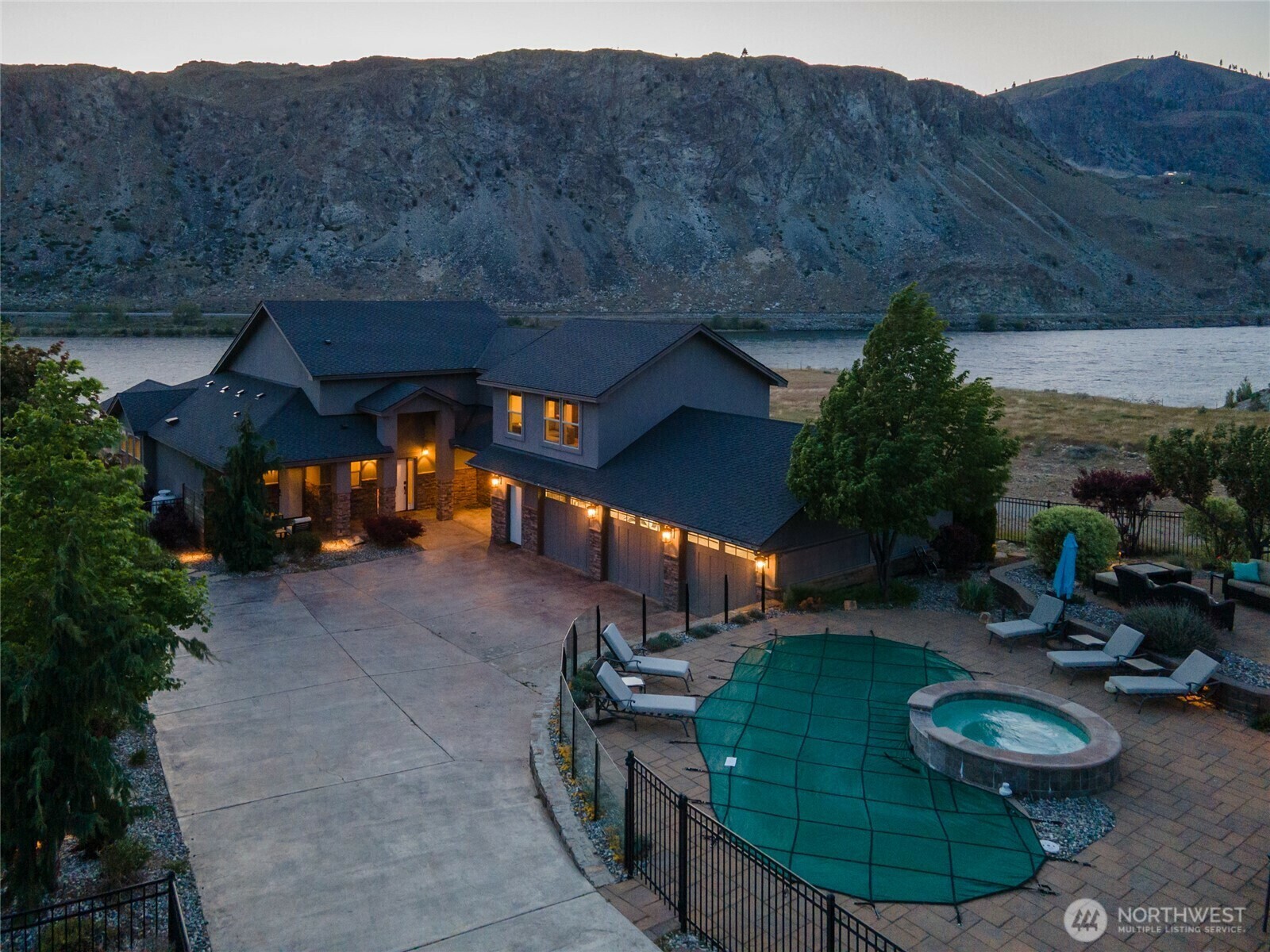 Property Photo: 31 S Shore Drive WA 98843