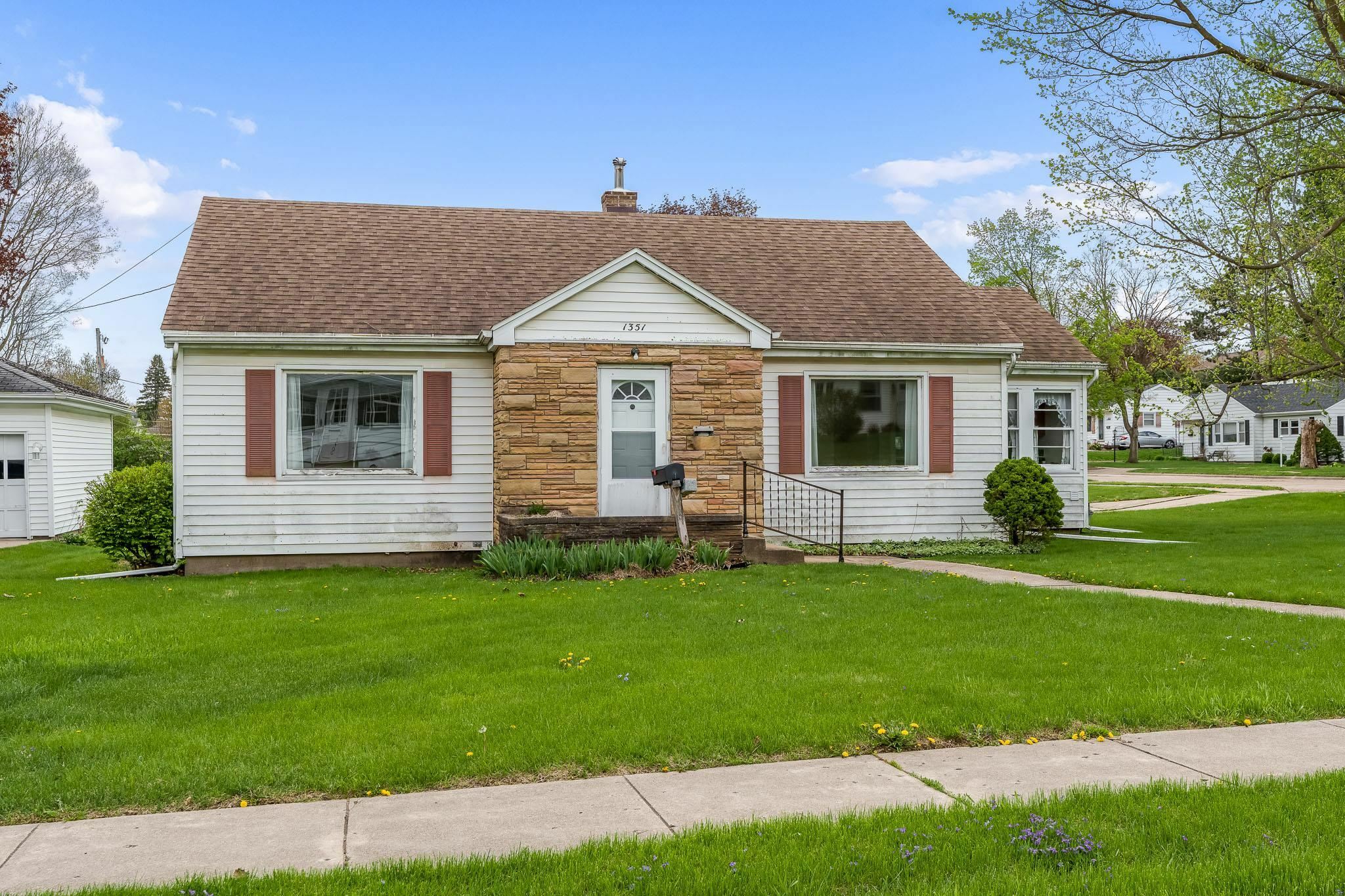 Property Photo: 1351 W American Street IL 61032