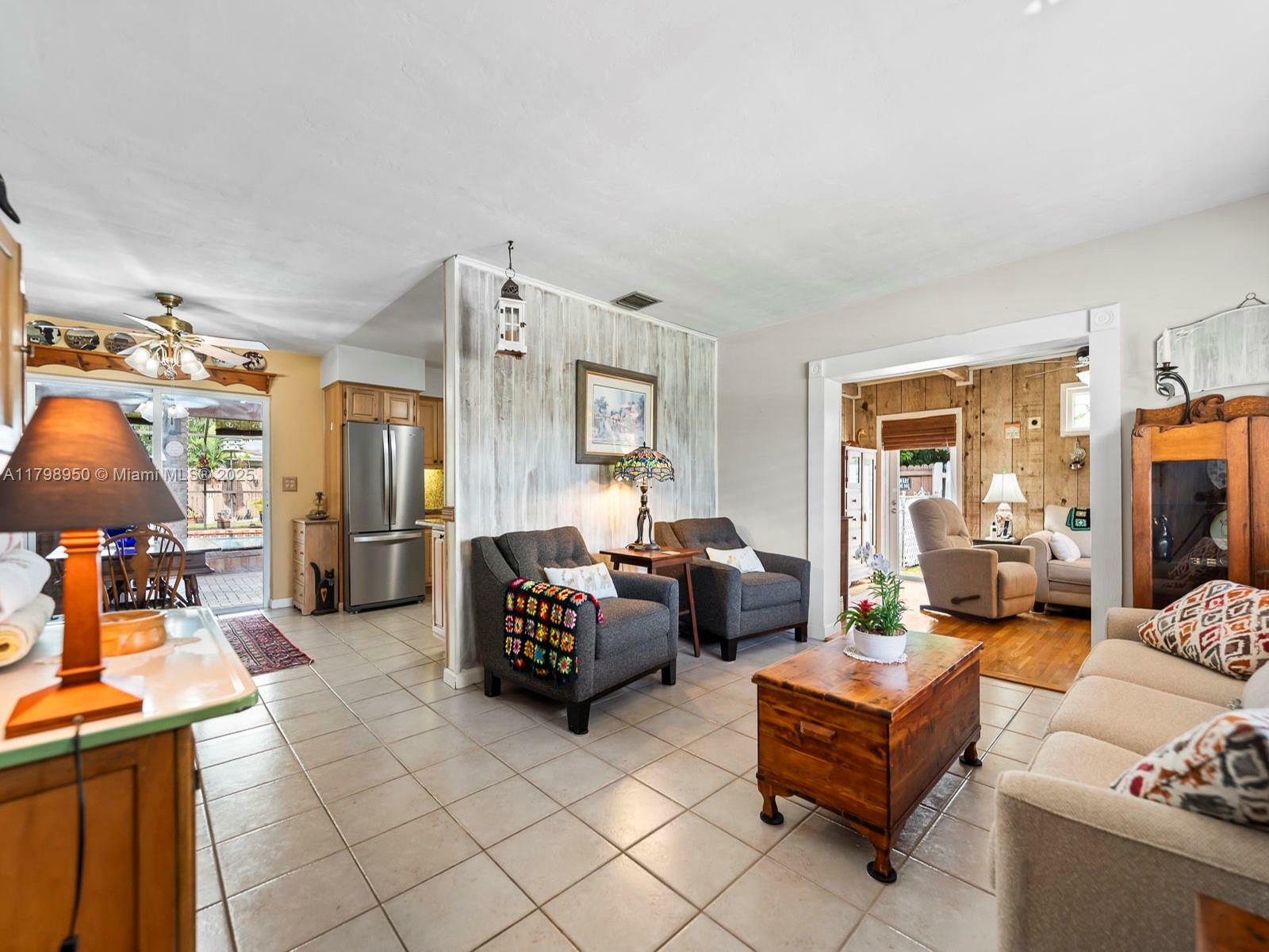Property Photo: 8440 SW 99th Ave FL 33173
