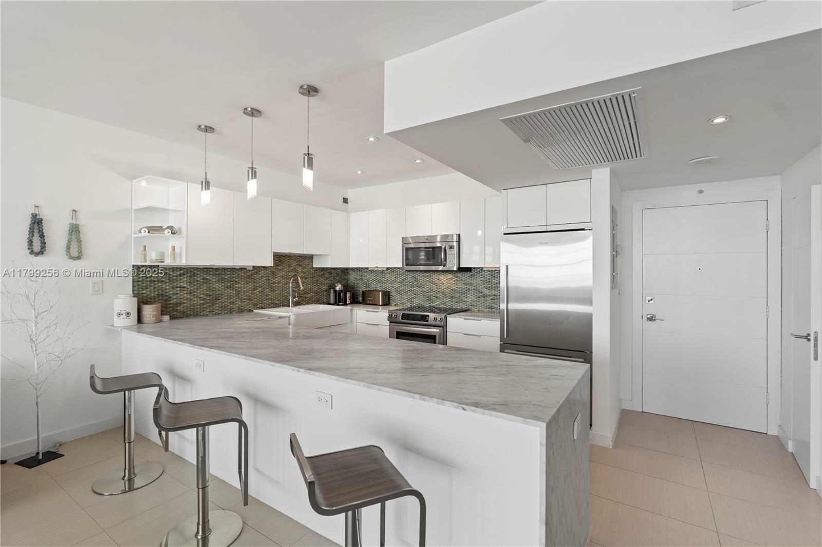 Property Photo: 20 Island Ave 907 FL 33139