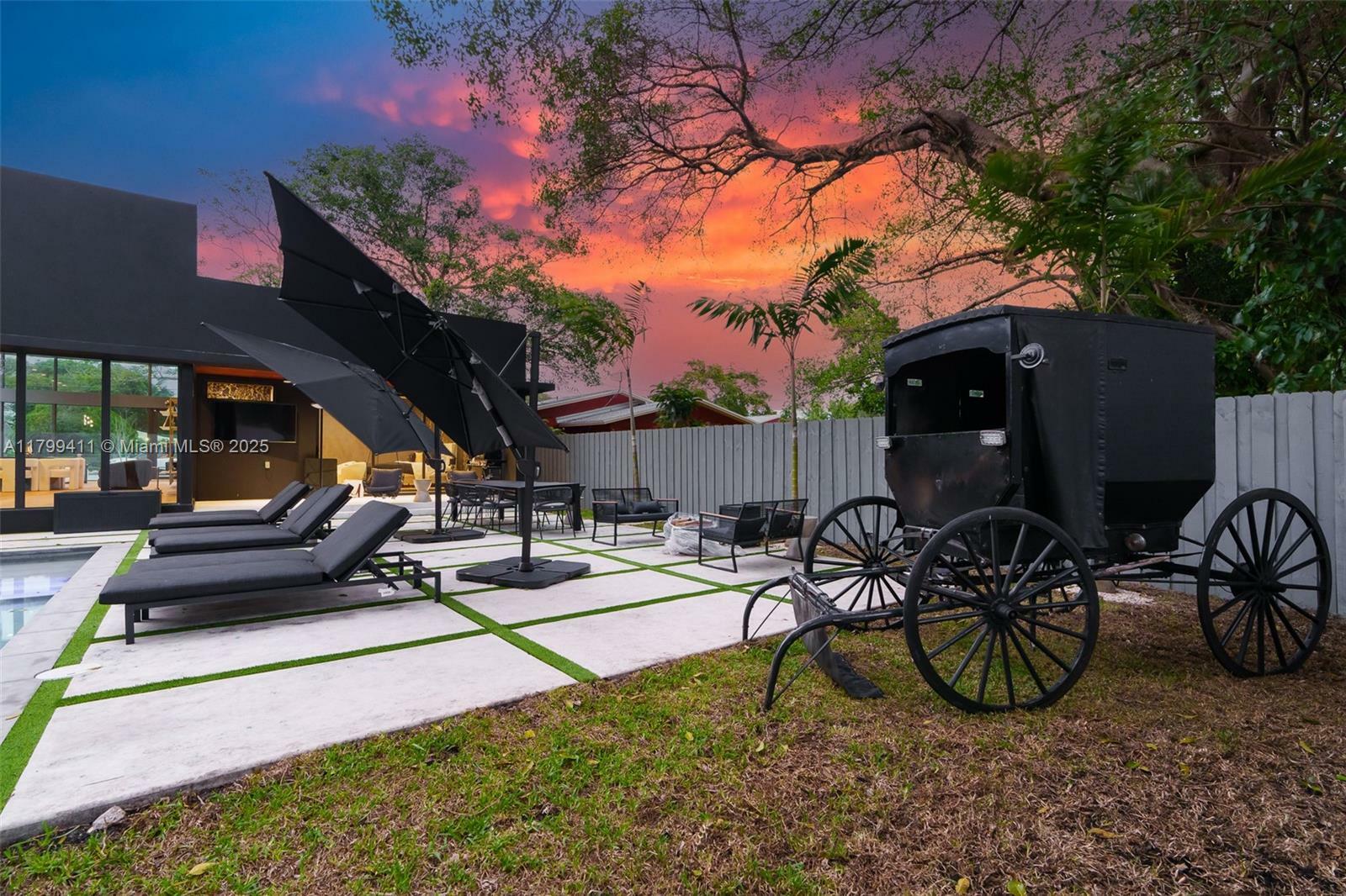 Property Photo:  400 NW 49th St  FL 33127 