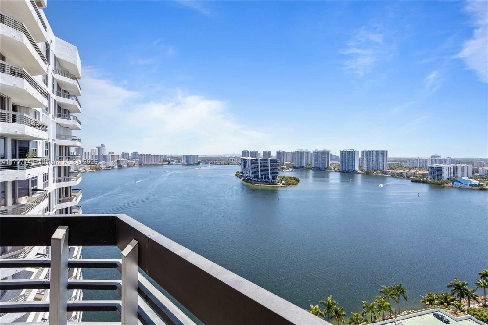 Property Photo: 19101 NE 36th Ct 2704 FL 33180