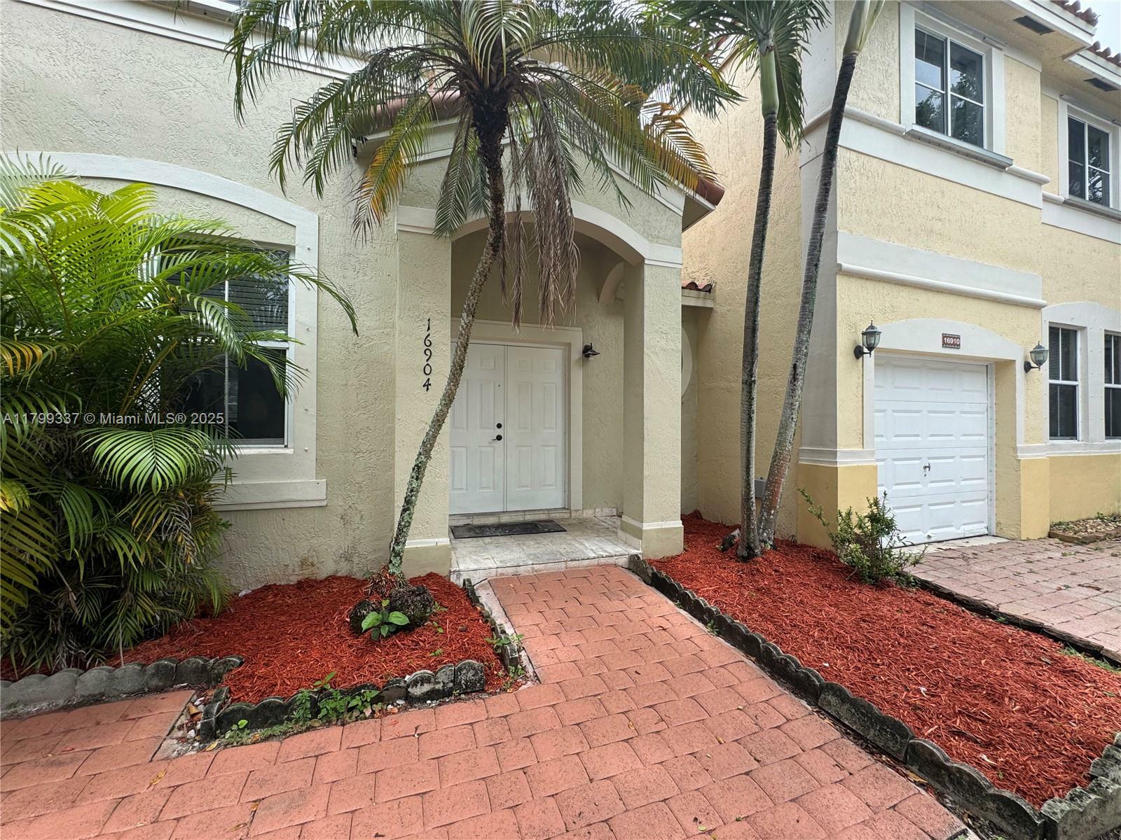 Property Photo: 16904 SW 35th St FL 33027