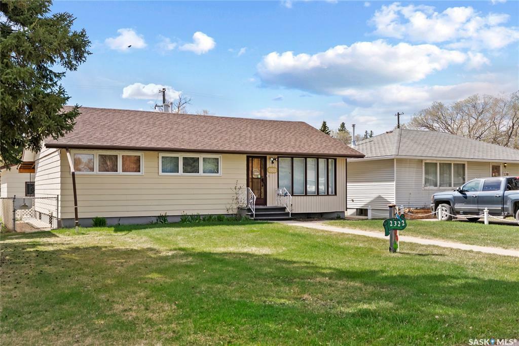 Property Photo: 2322 Lansdowne Avenue SK S7J 1G9