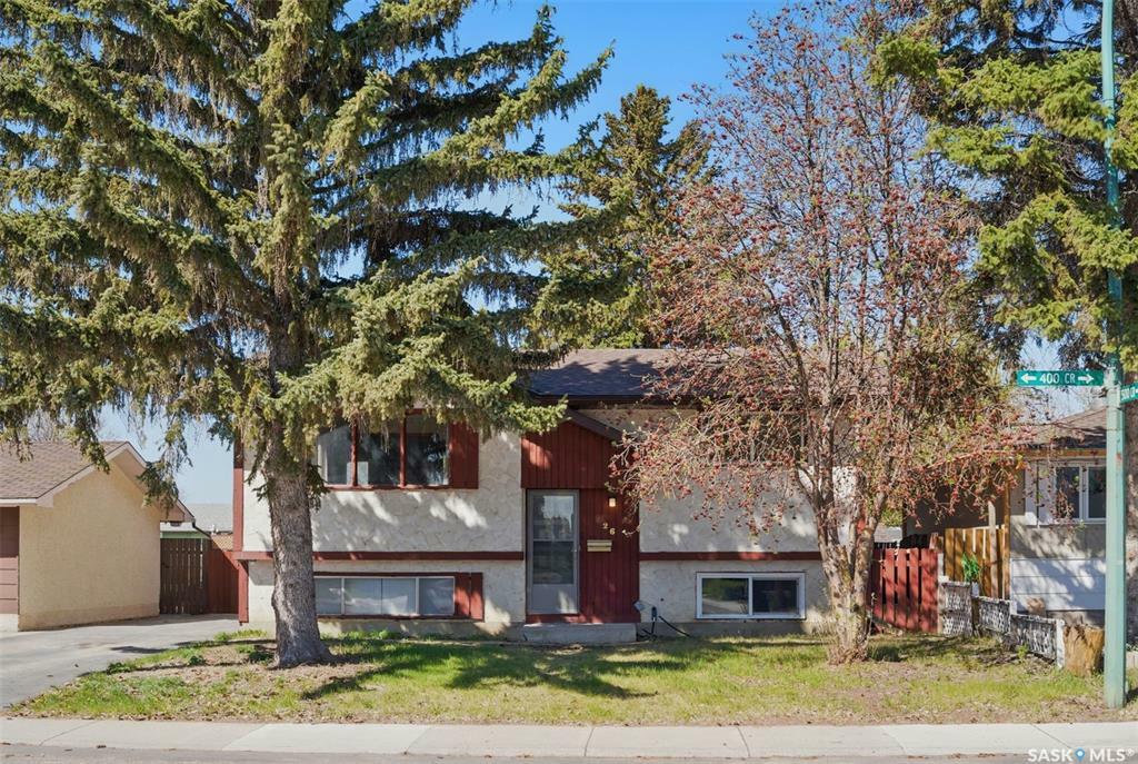 Property Photo: 426 Fisher Crescent SK S7L 5E3