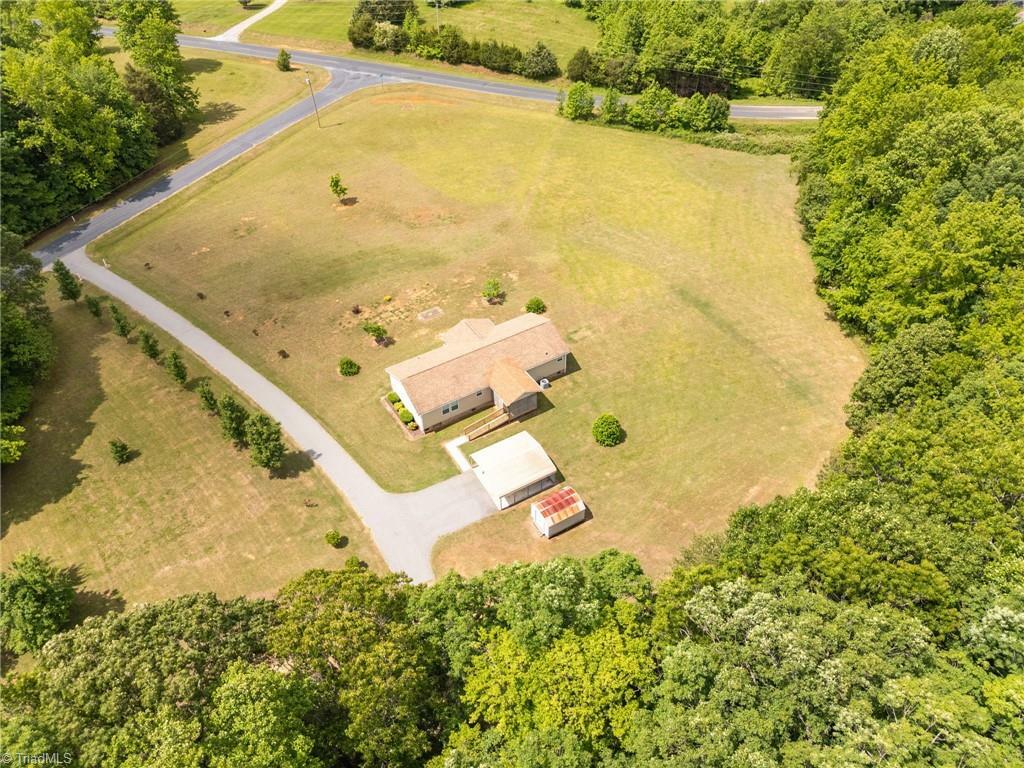 Property Photo: 2533 Croatan Trail NC 27313