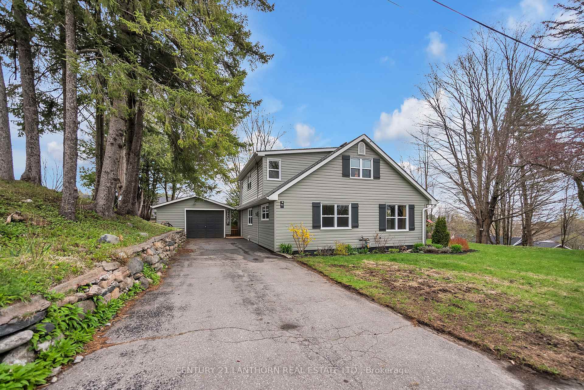 Property Photo: 93 Young Street ON K0K 1H0