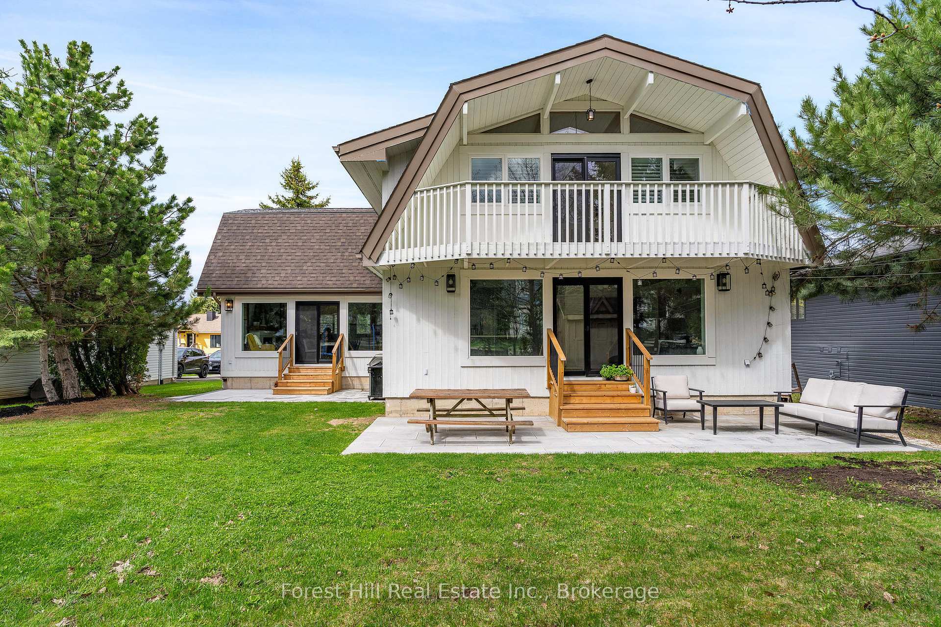 144 Brooker Boulevard  Blue Mountains ON L9Y 0L4 photo