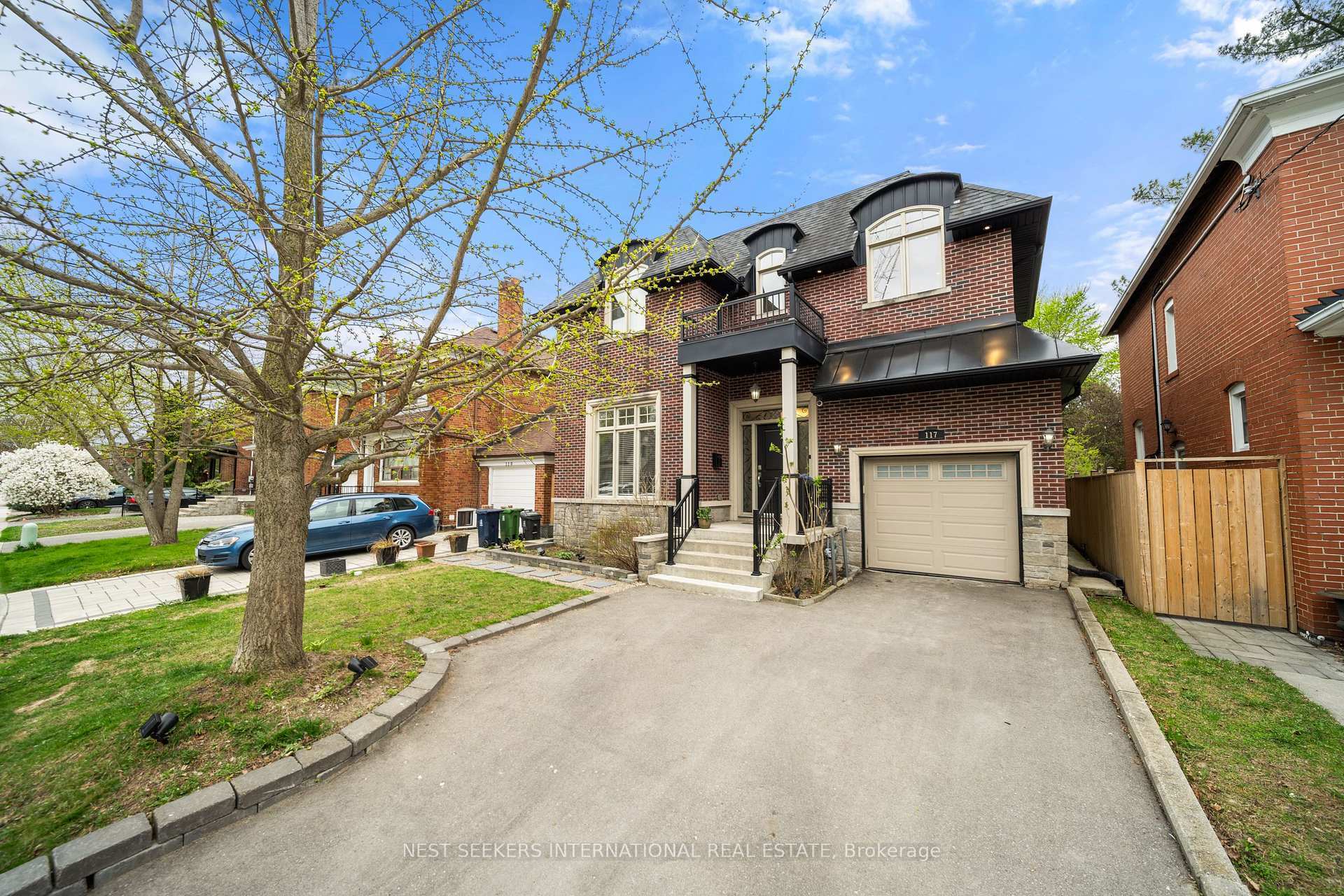 Property Photo: 117 Parkview Hill Crescent ON M4B 1R6