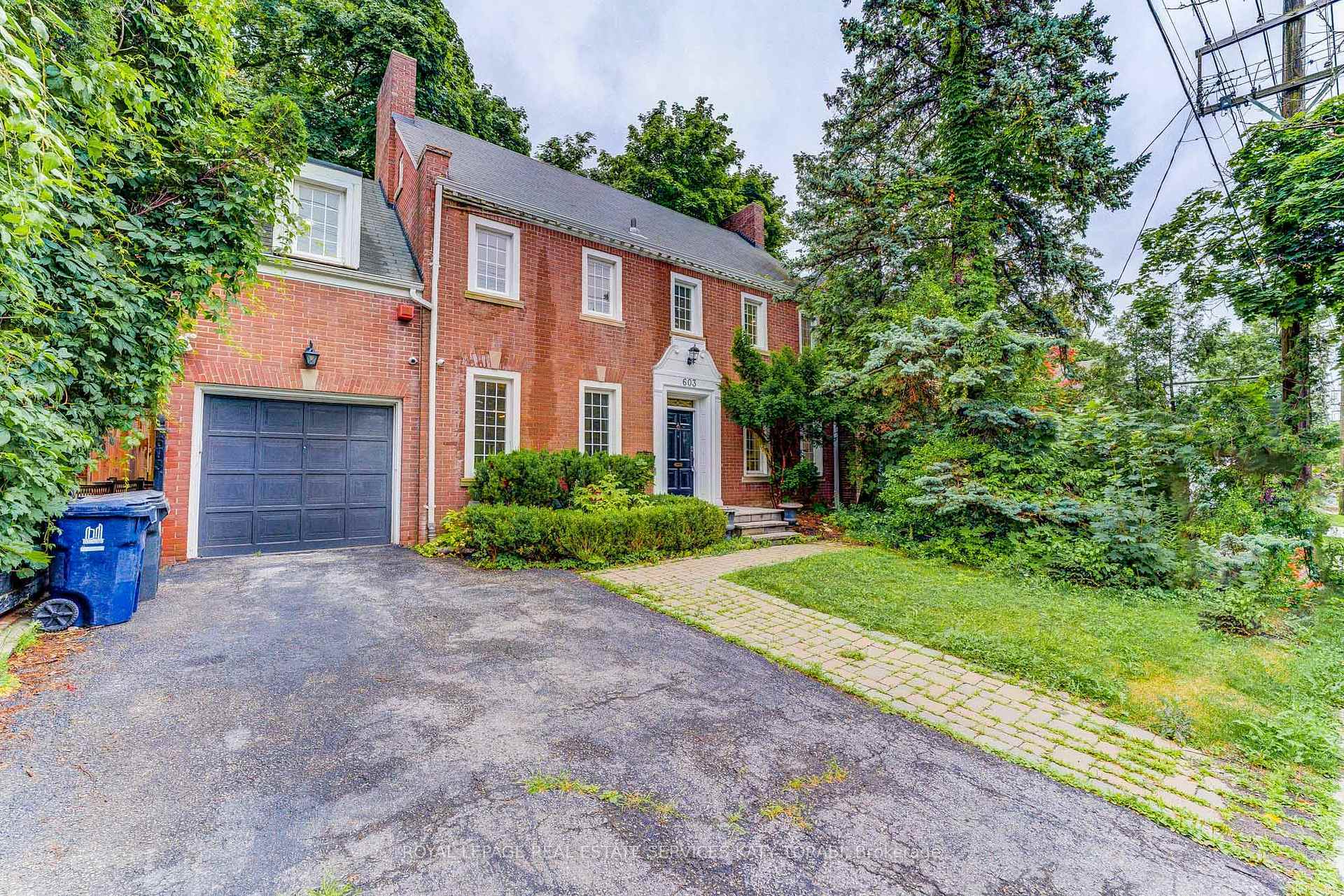 Property Photo: 603 Spadina Road ON M5P 2X1
