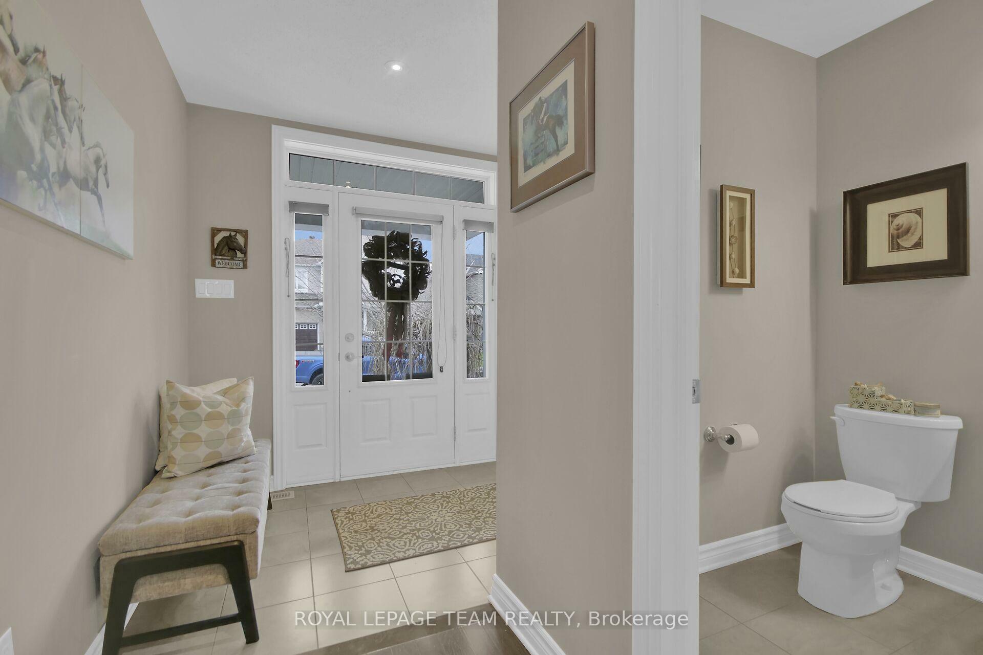 Photo de la propriété: 204 Piazza Circle ON K2J 5S2