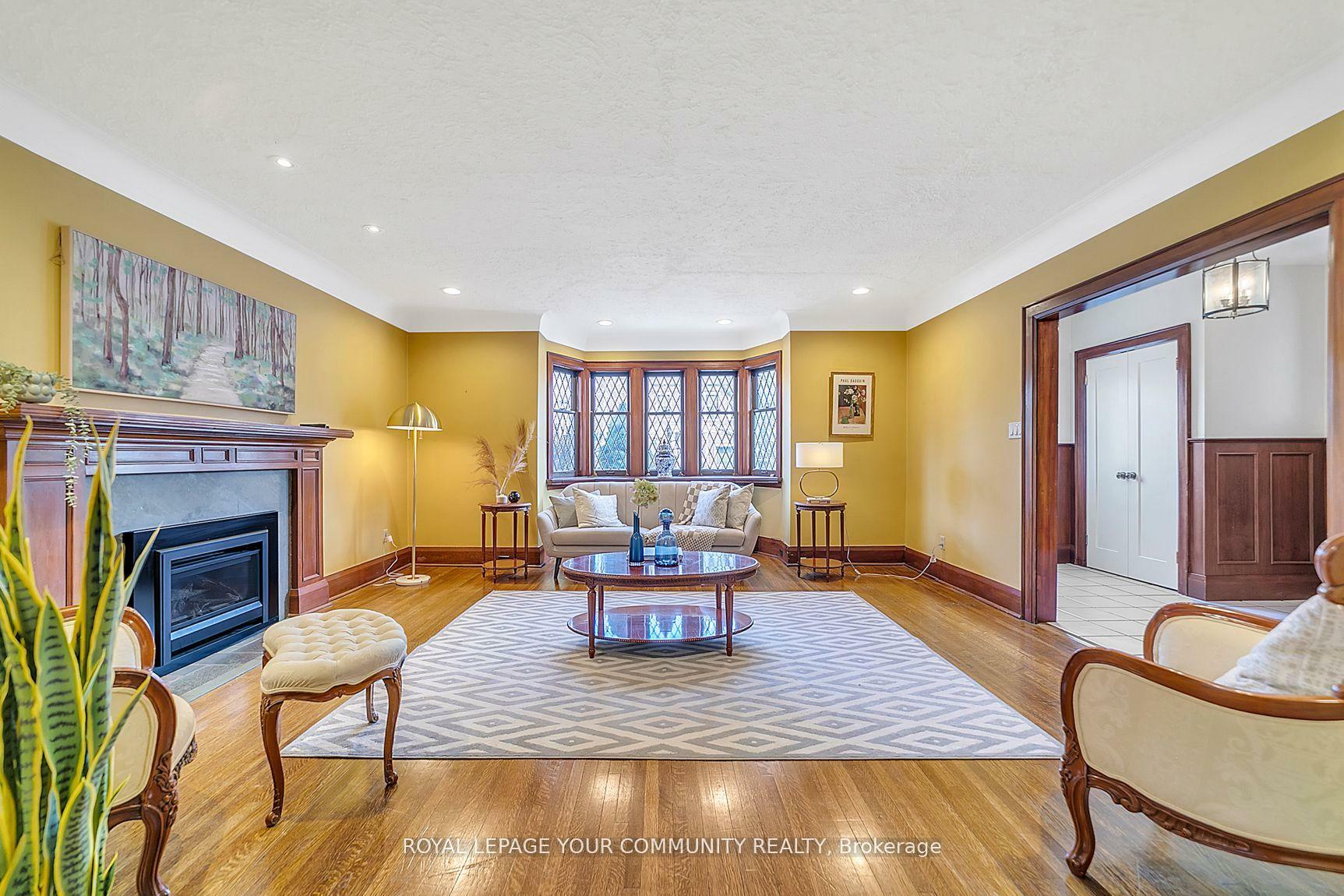 Property Photo: 212 Glenayr Road ON M5P 3C3