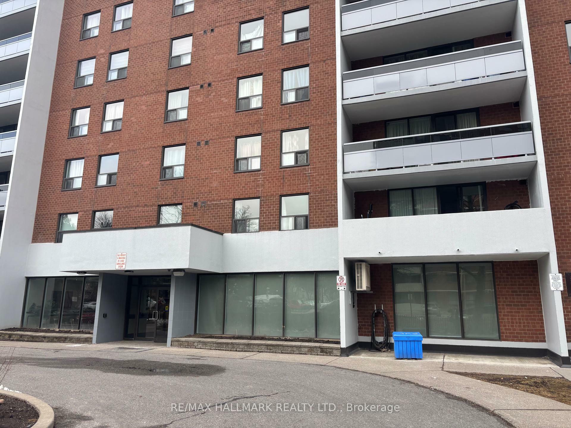 Property Photo: 1250 Bridletowne Circle 1612 ON M1W 2V1