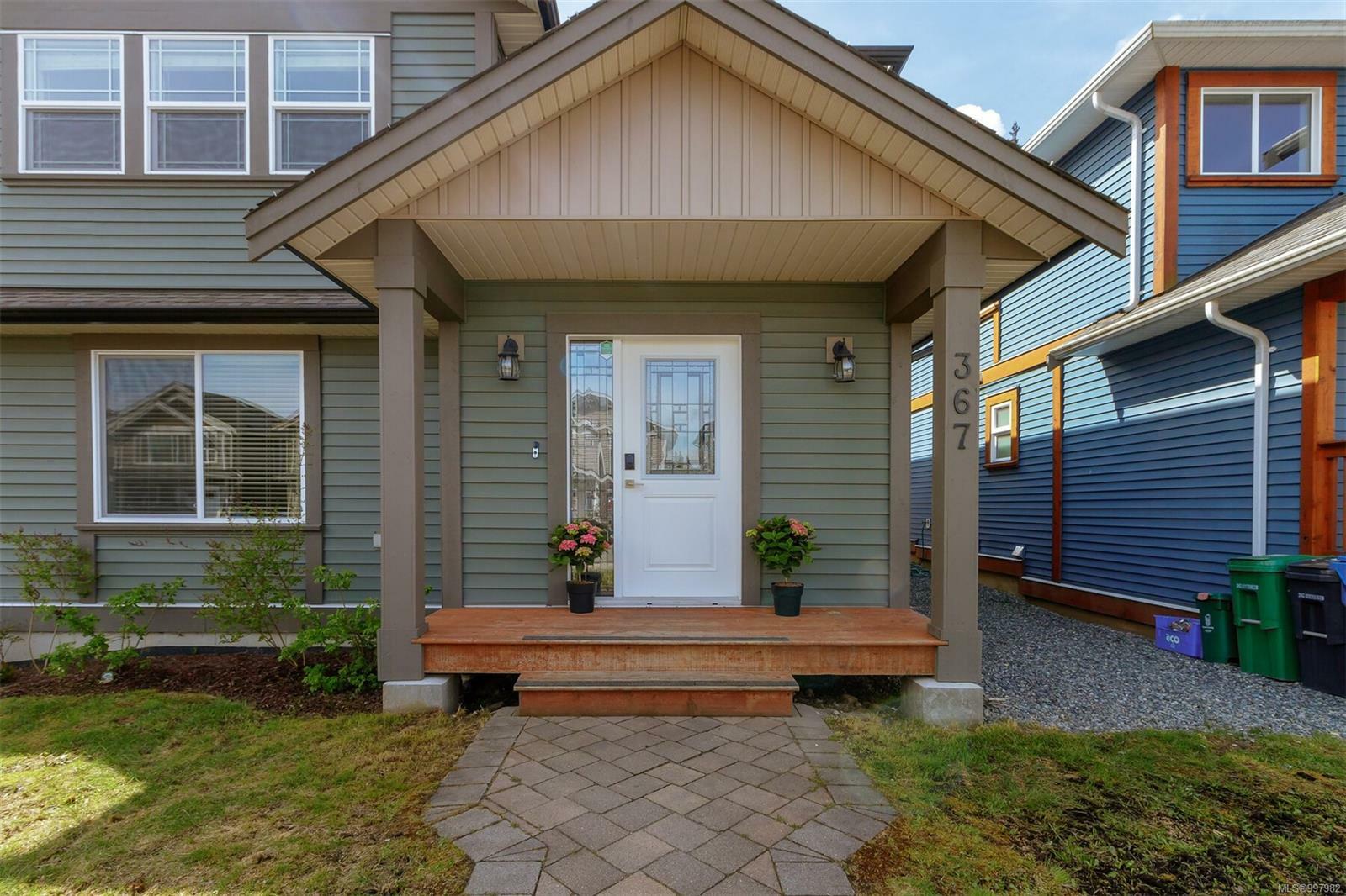 Property Photo: 367 Cambie Rd BC V9R 0G7