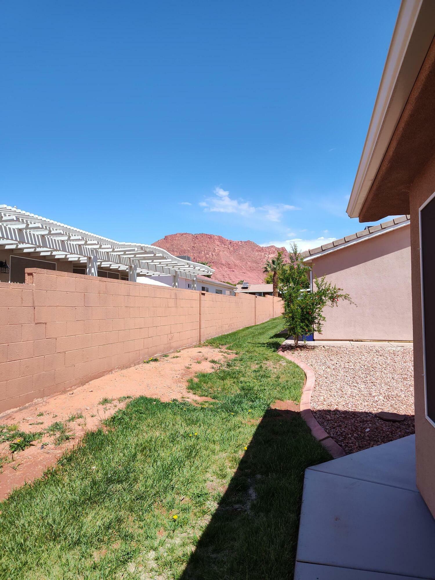 Property Photo: 458 S Puerto Dr UT 84738