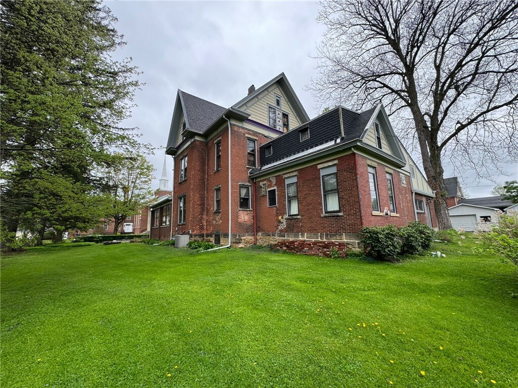 Property Photo: 816 Main St PA 15824