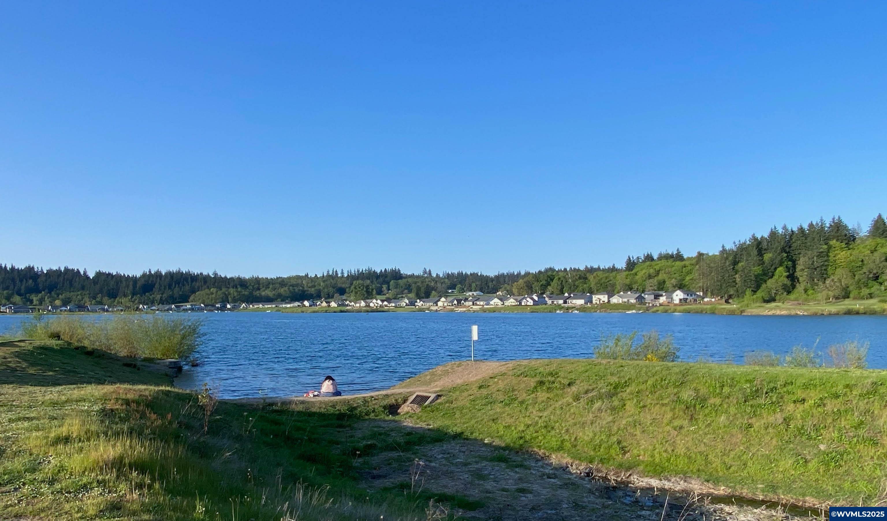 Property Photo: 5363 Holly Lp SE OR 97392