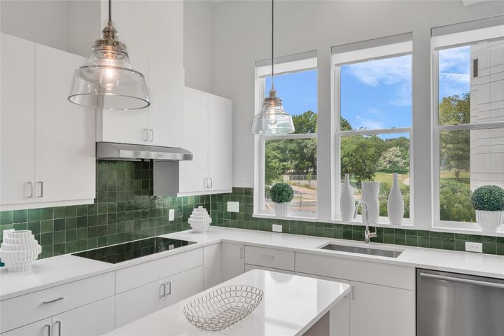 Property Photo: 2505 Bluebonnet Avenue 5 TX 78704