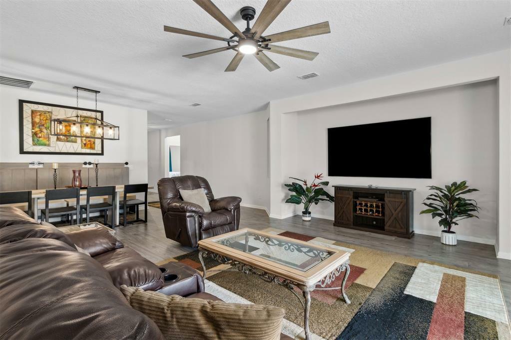 Property Photo: 75251 White Rabbit Avenue FL 32097