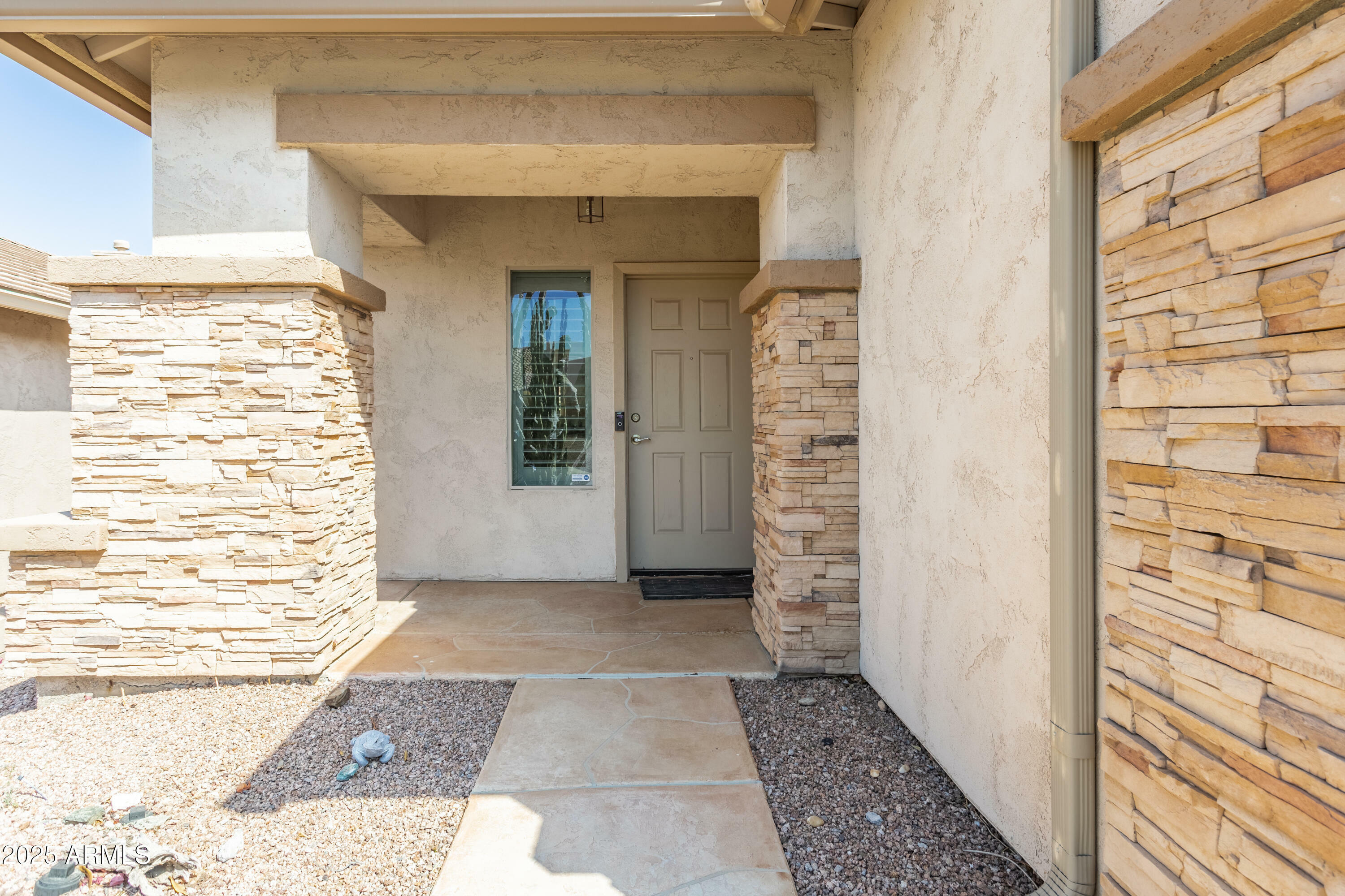 Property Photo: 9816 E Stone Circle Lane E AZ 85118