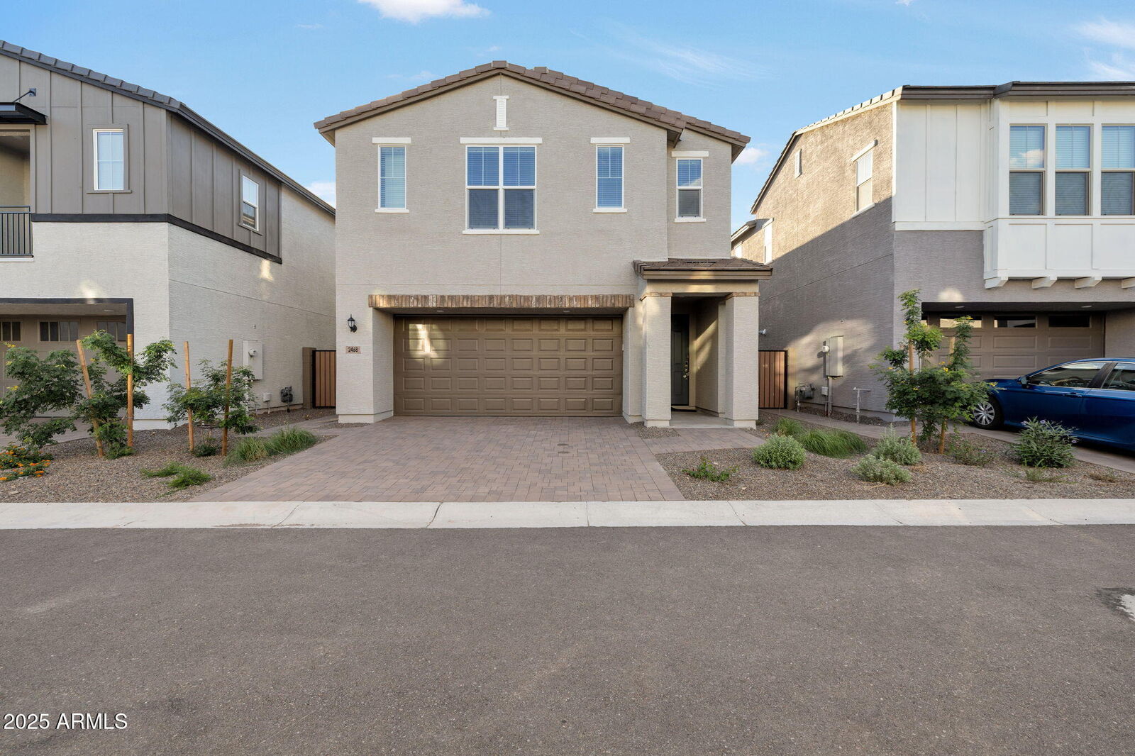 Property Photo: 2468 W Rowel Road AZ 85085