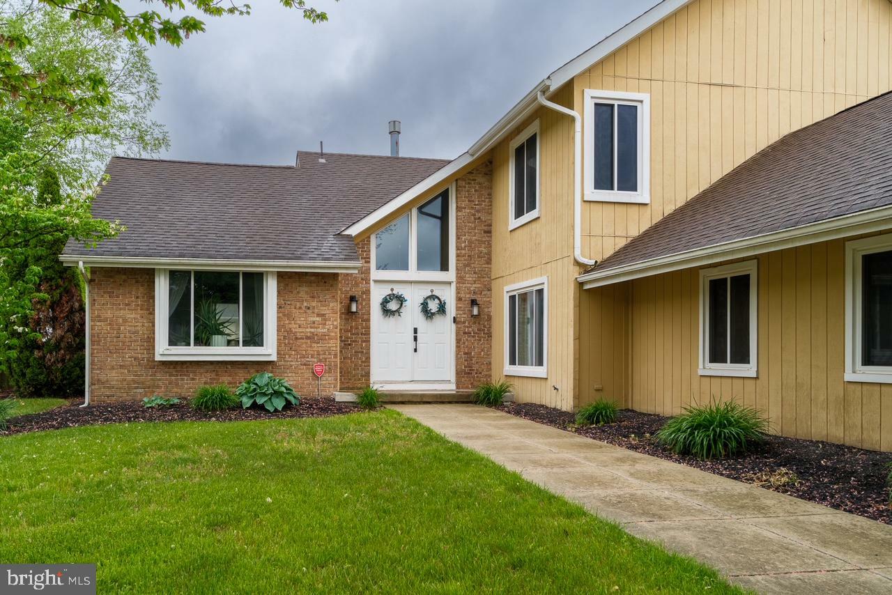 Property Photo: 7 Knoll Court NJ 08080