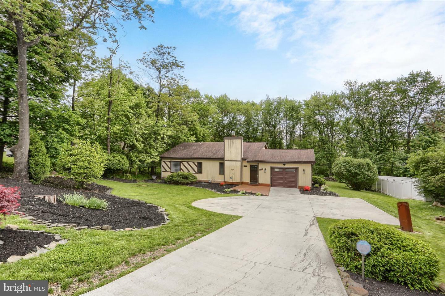 Property Photo: 5337 Windsor Road PA 17112