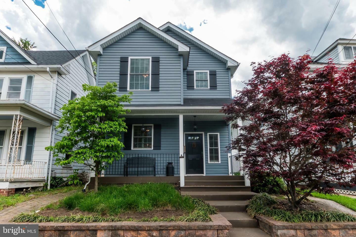 Property Photo: 315 E Piccadilly Street VA 22601