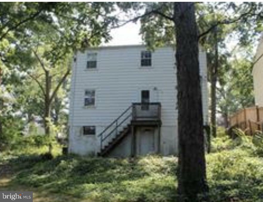 Property Photo: 803 N Overlook Drive VA 22305