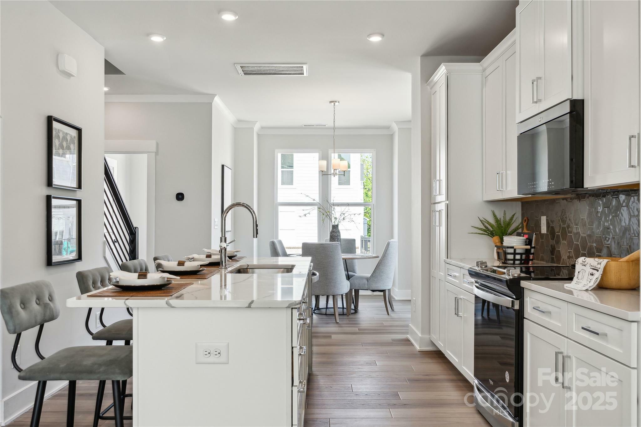 Property Photo: 2009 Clarksdale Drive 39 NC 28206