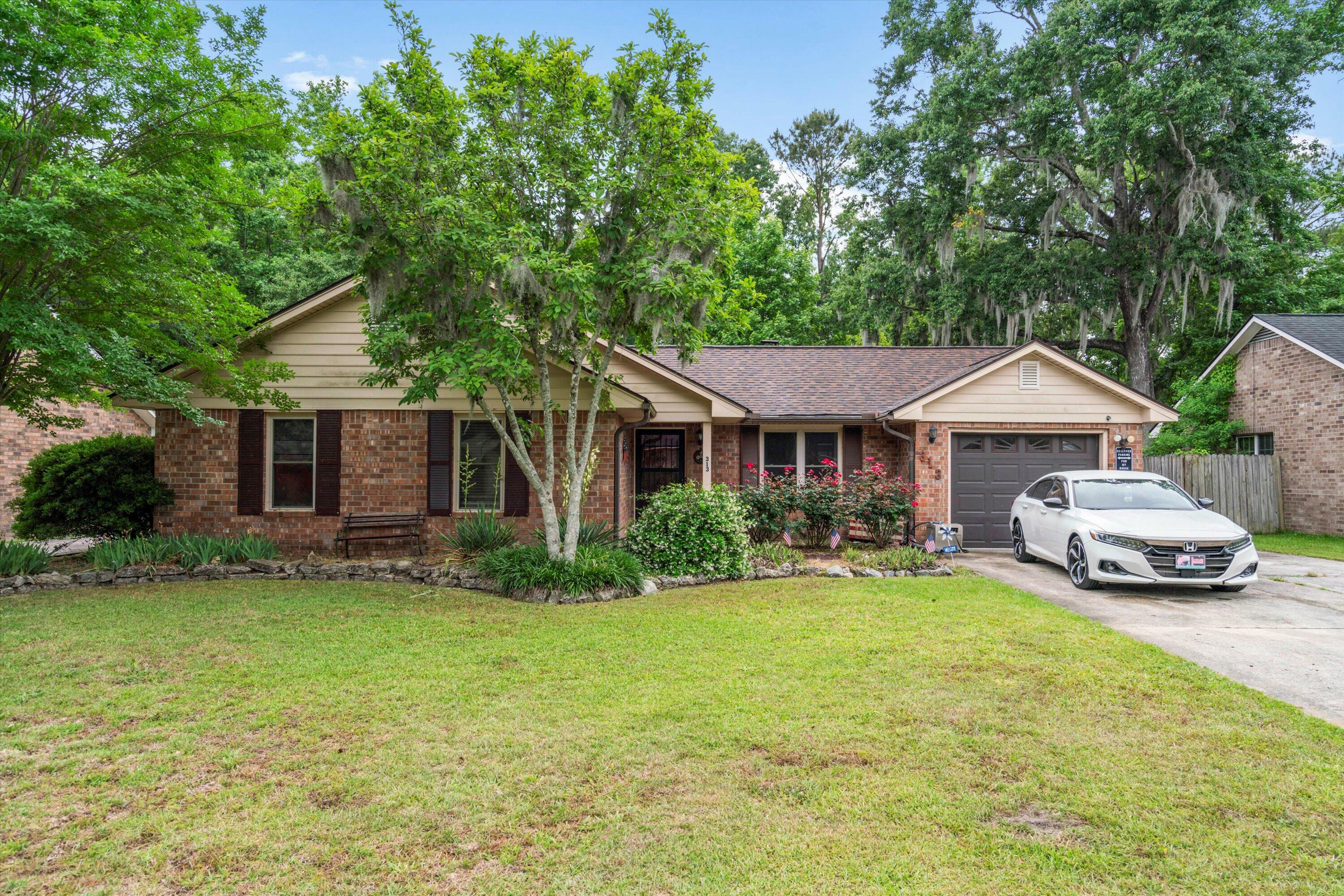 Property Photo: 313 Houston Drive SC 29456