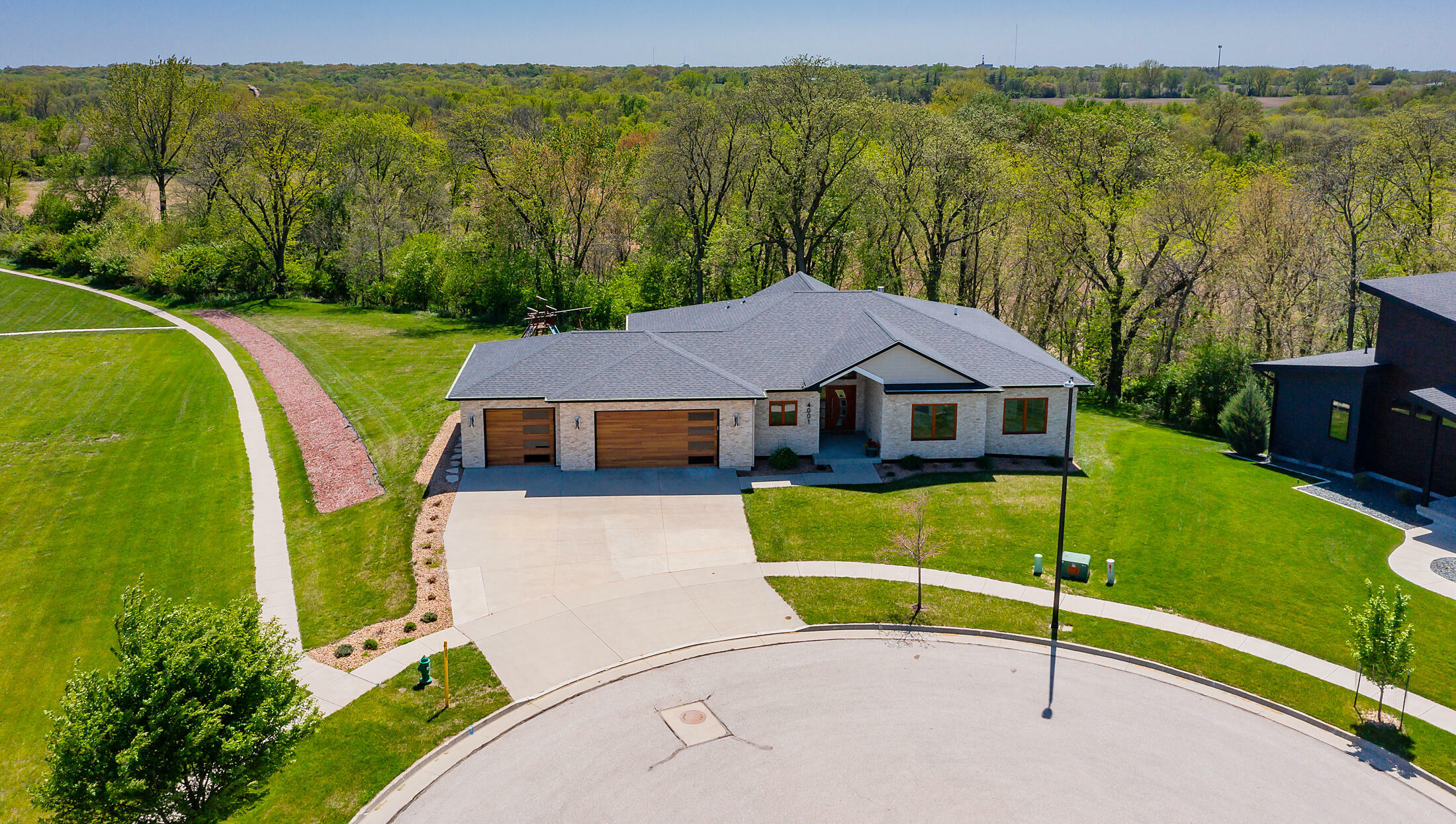 Property Photo: 4001 Cartier Avenue IA 50014