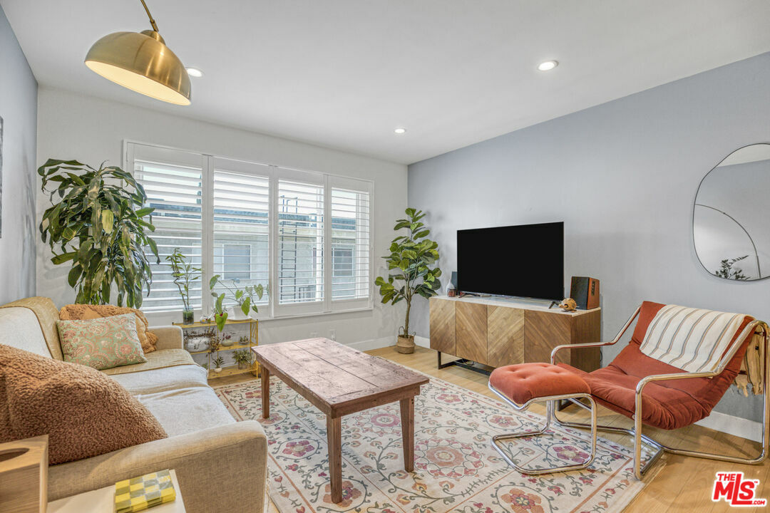 Property Photo: 5031 Denny Ave CA 91601