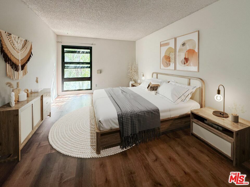 Property Photo: 7742 Redlands St CA 90293