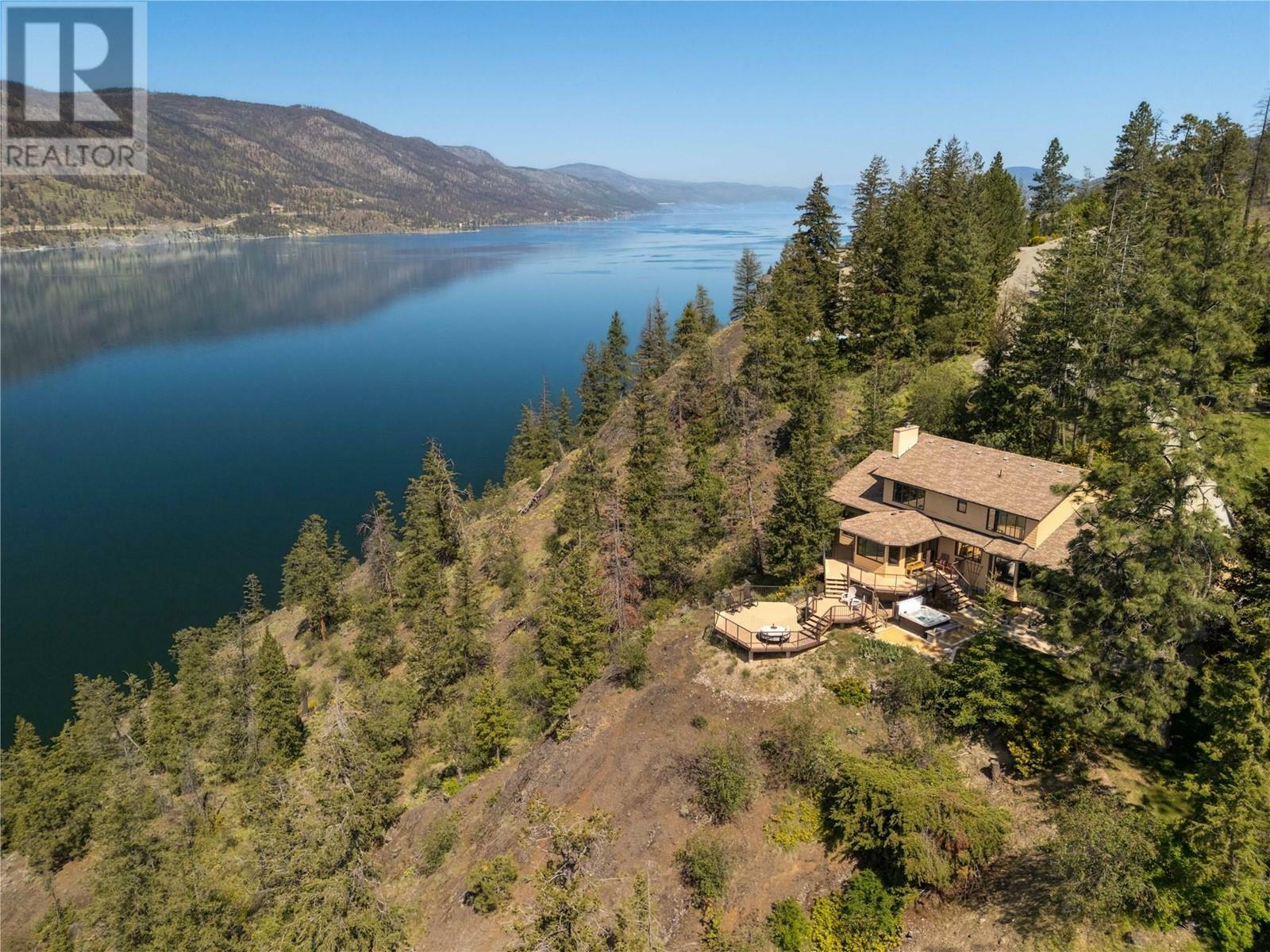 Property Photo: 1252 Kyndree Court BC V1V 1H1