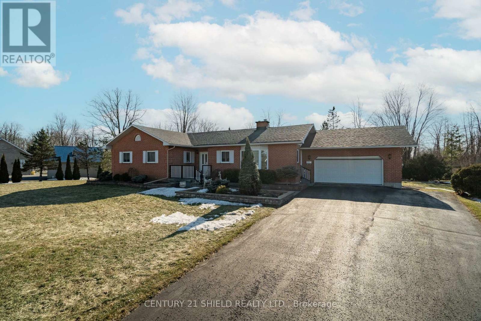 Property Photo: 5514 Poplar Avenue ON K0C 1P0
