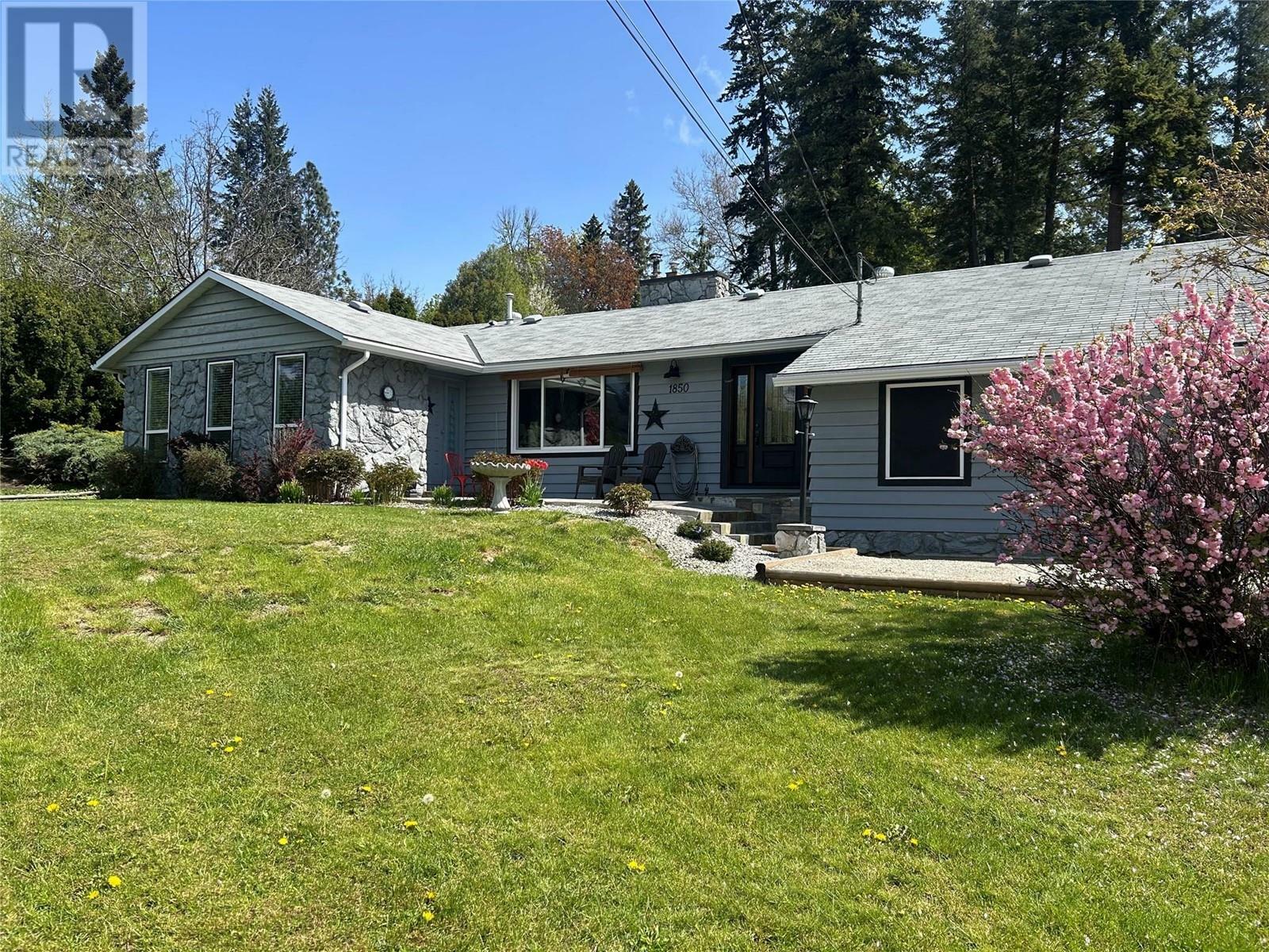 Photo de la propriété: 1850 Lakeshore Road BC V1E 3X7