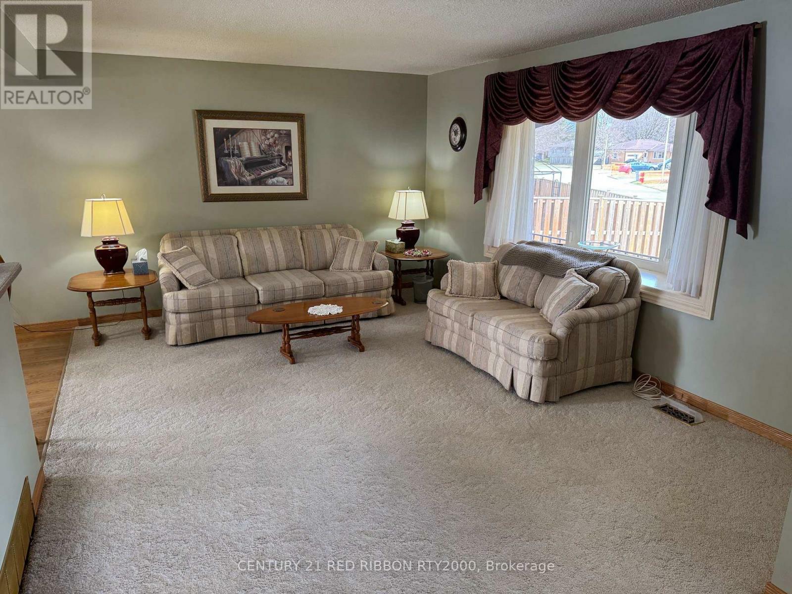 Property Photo:  334 Helen Drive  ON N7G 3M3 