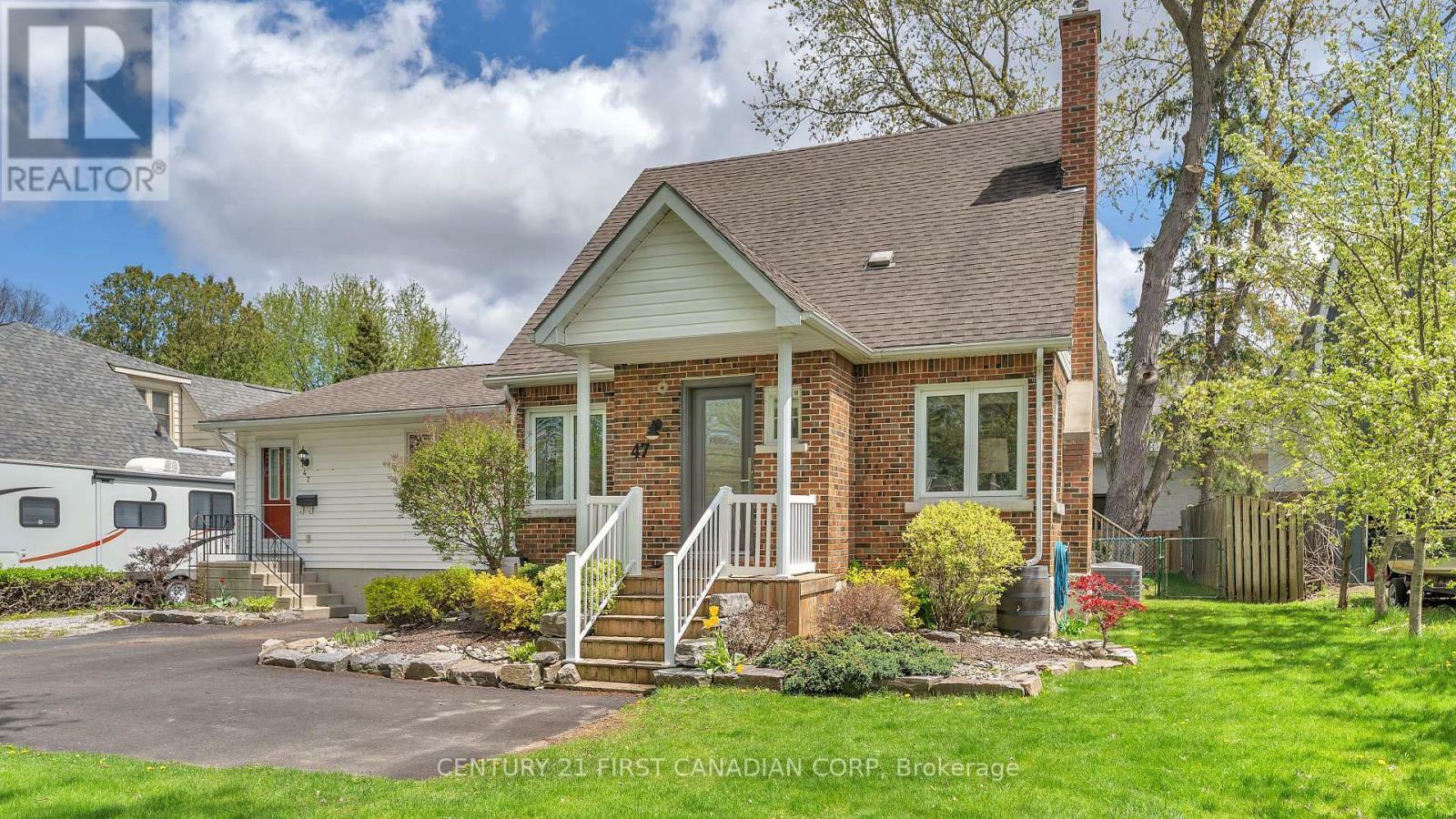Property Photo: 47 Crescent Avenue ON N5P 2K4