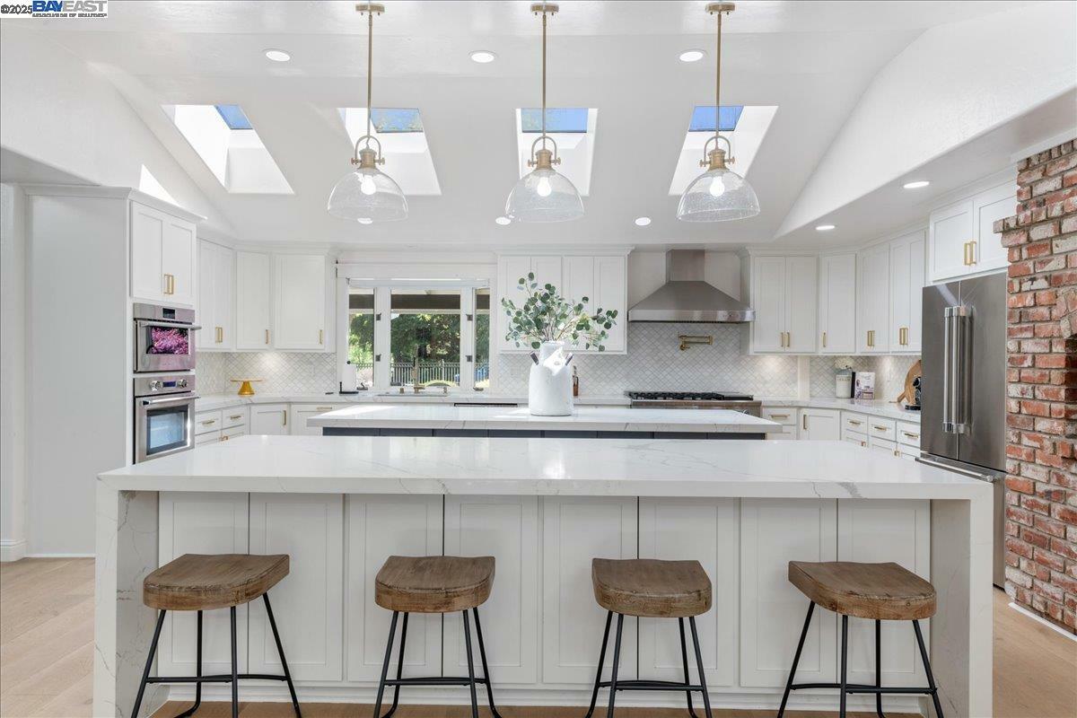 Property Photo: 325 Crest Ave CA 94507