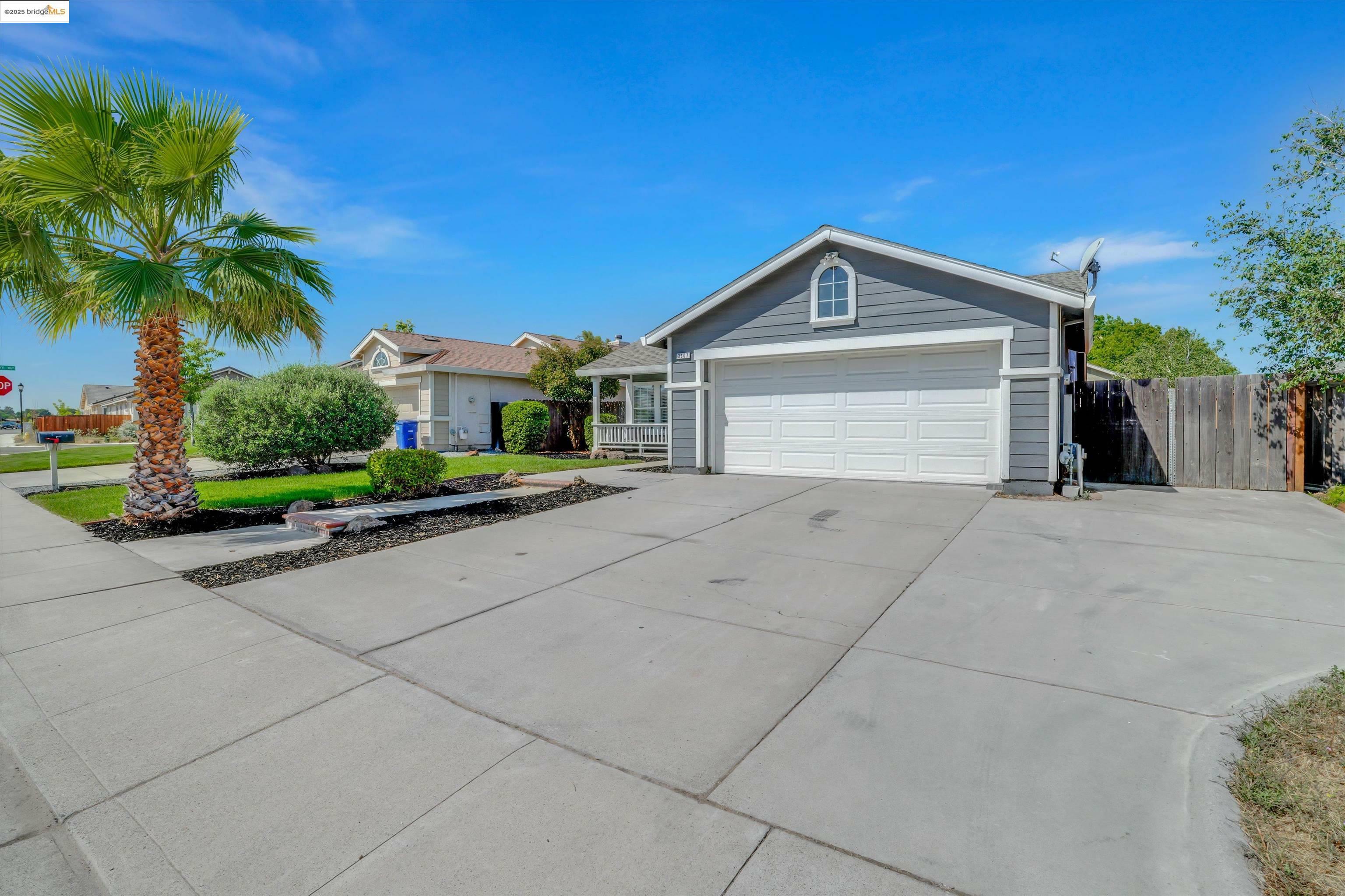 Property Photo: 3807 Pato Ln CA 94561