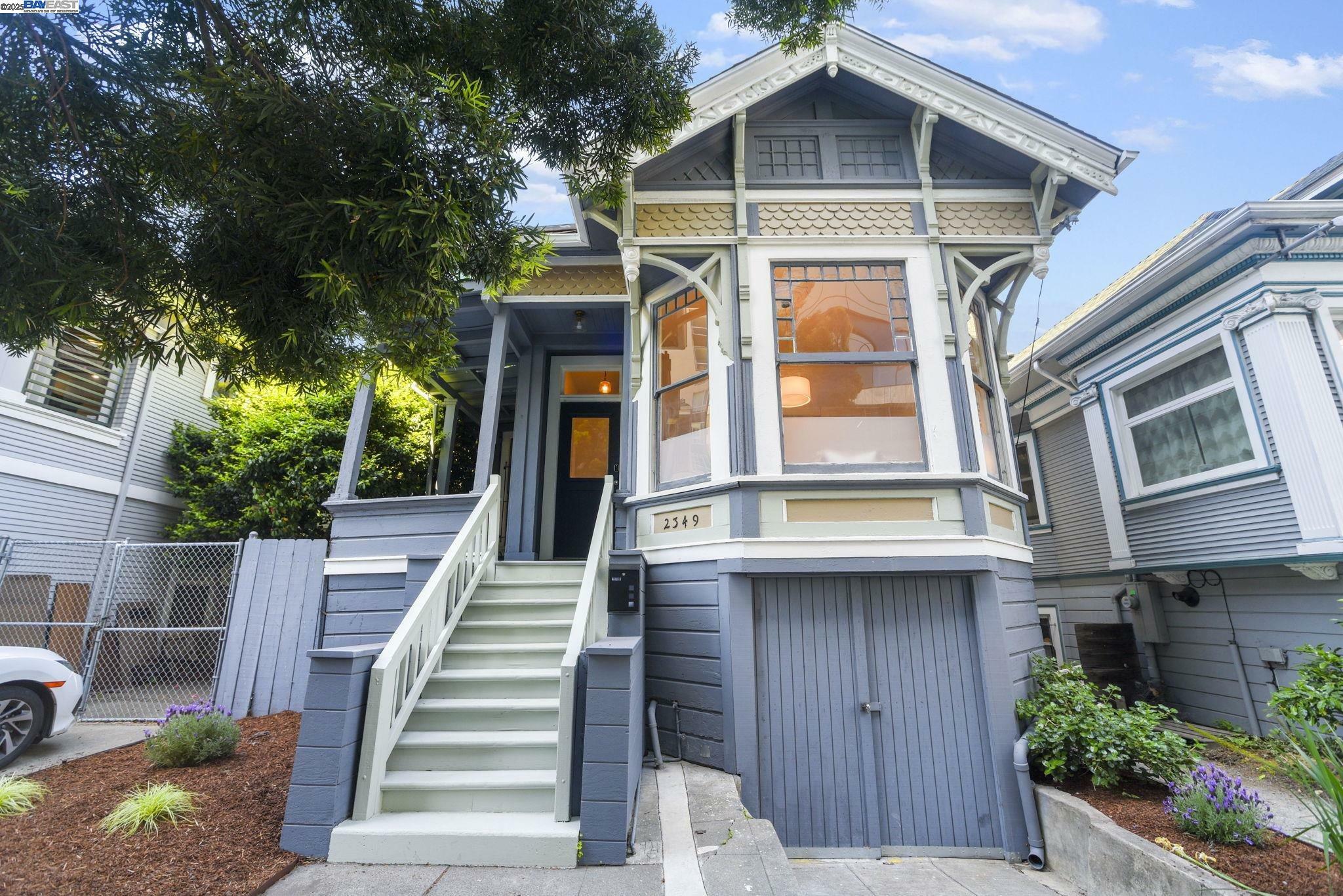 Property Photo: 2349 Waverly St CA 94612