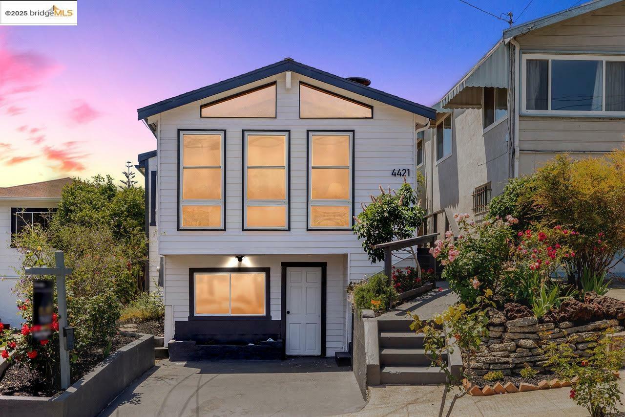 4421 Steele Street  Oakland CA 94619 photo